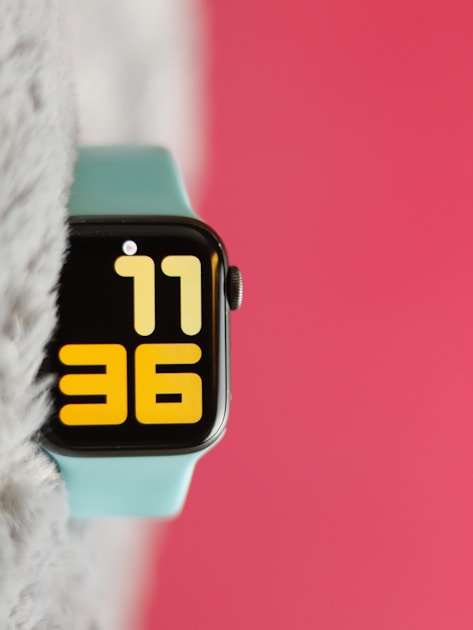 Iphone objektiv aufsaetze makro weitwinkel und tele fuer die kamera — detailed close-up view