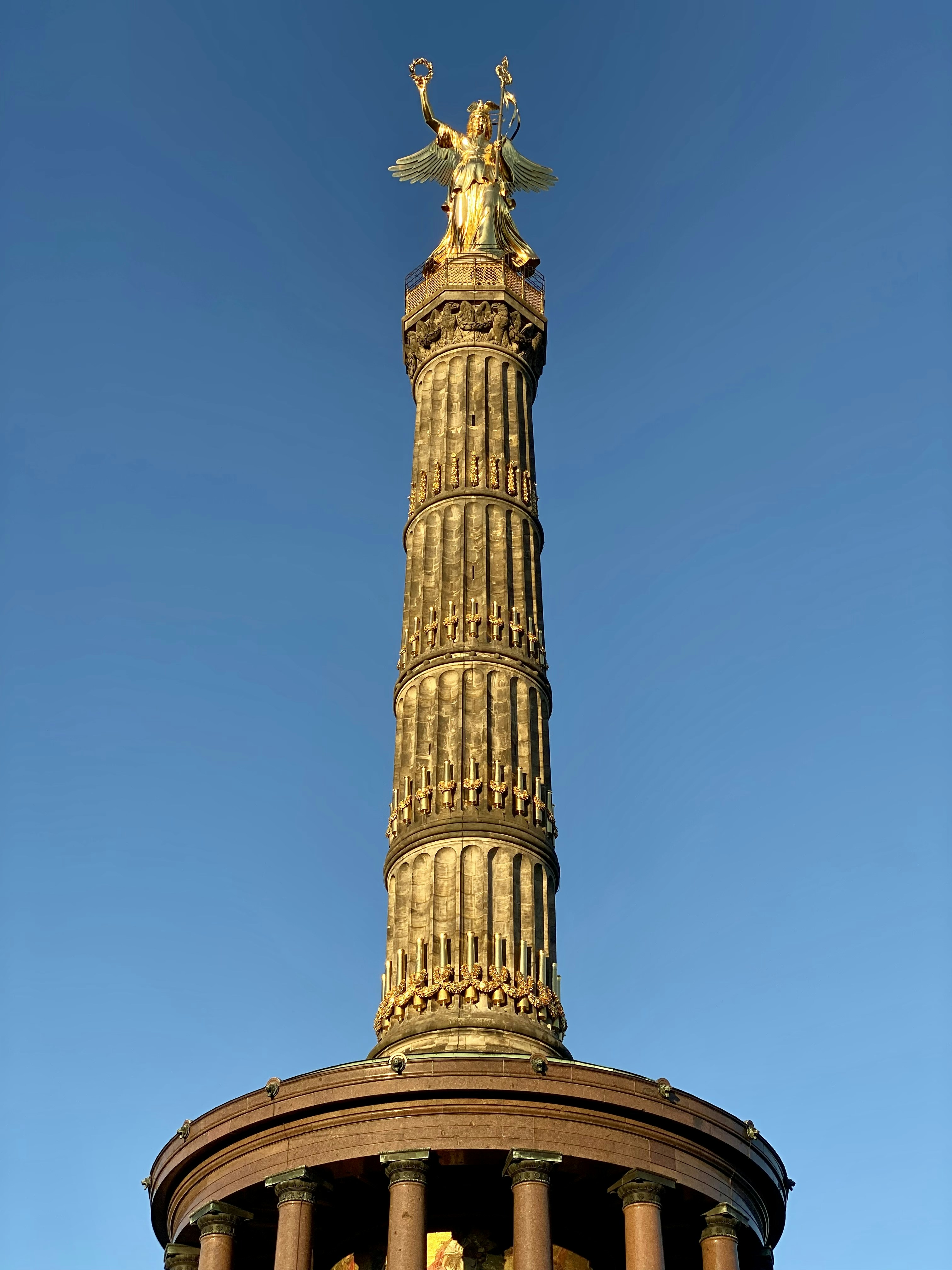 Photo by gonzaloleonjasin