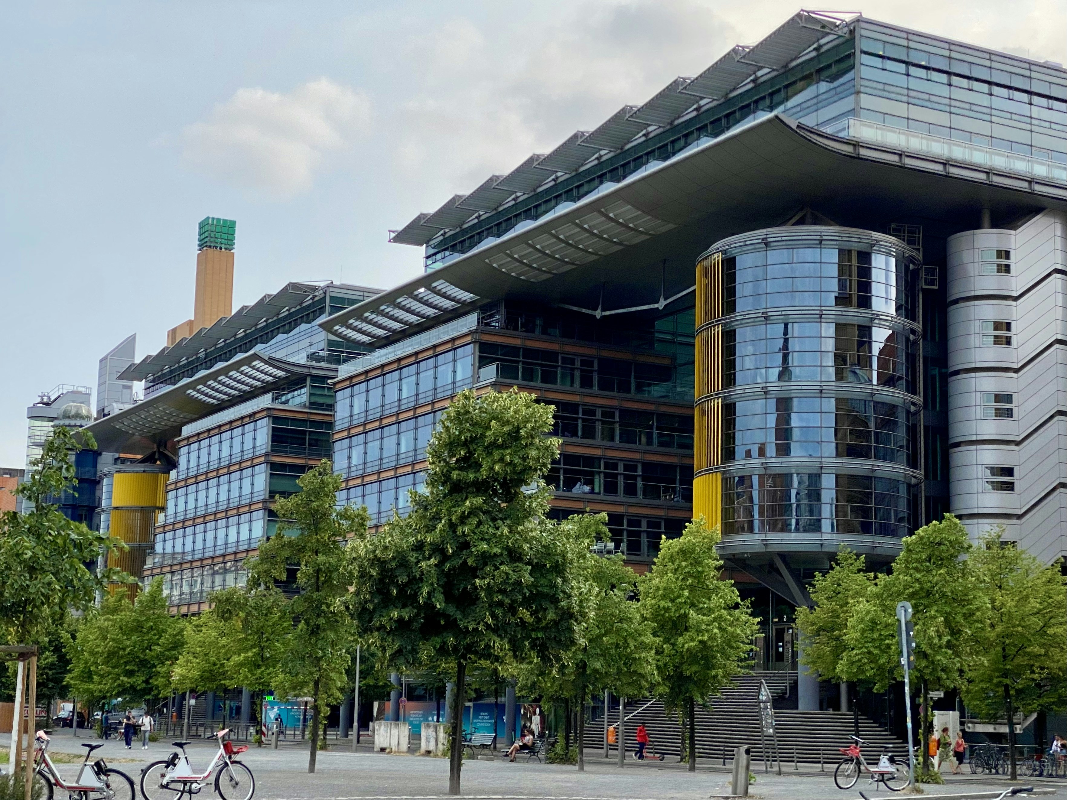 Photo by gonzaloleonjasin