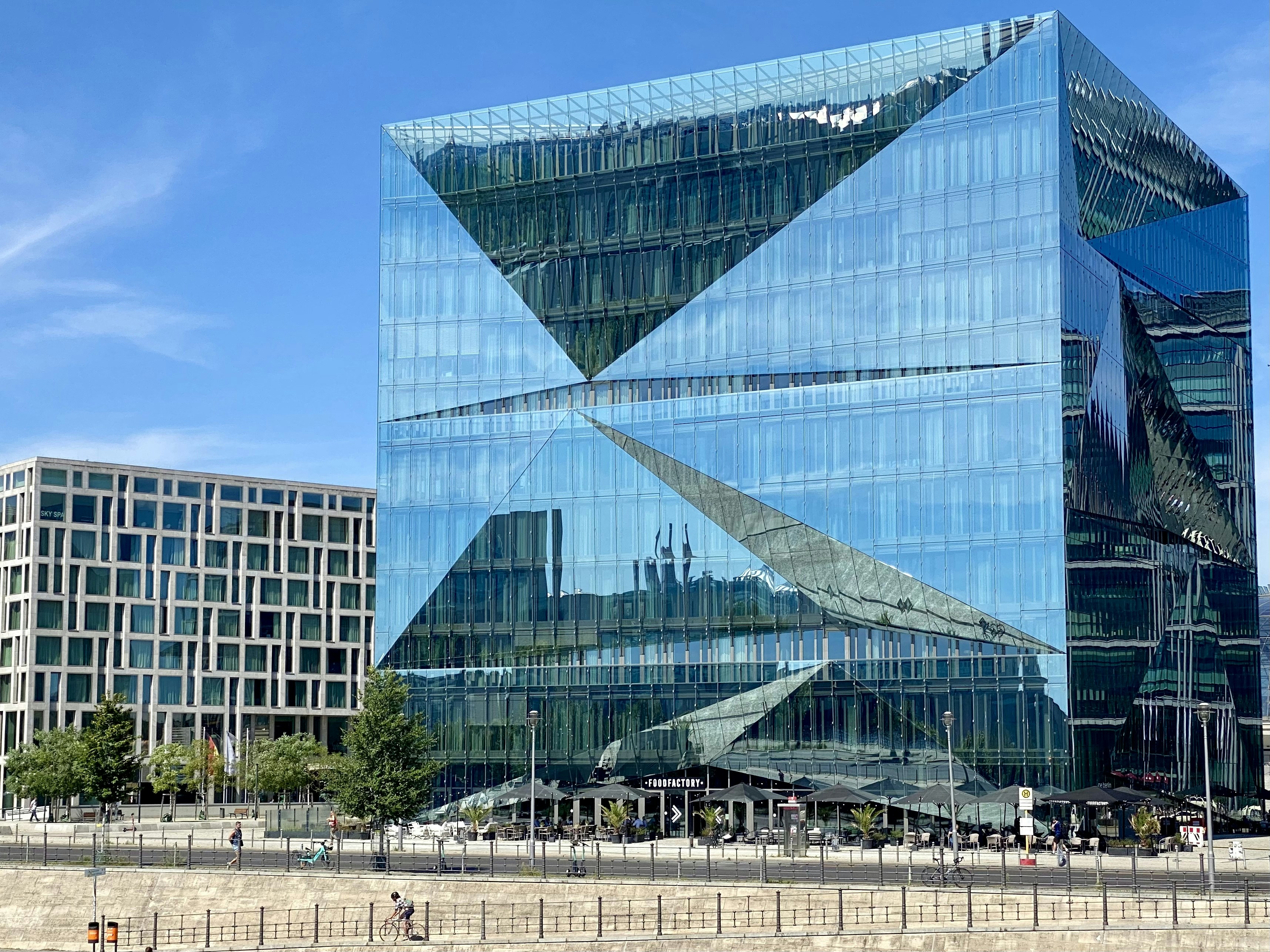 Photo by gonzaloleonjasin