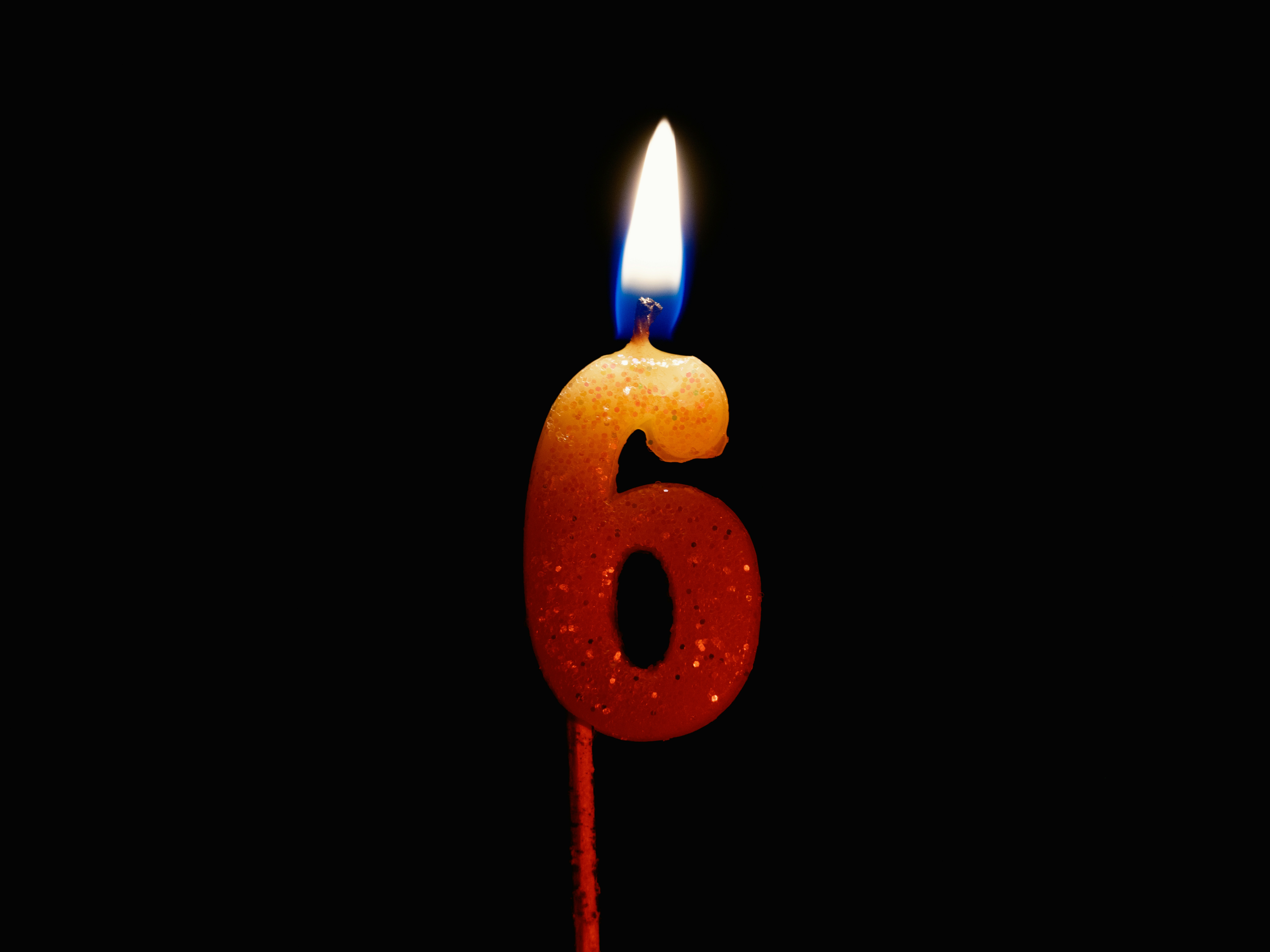 Una candela di compleanno con il numero sei su di esso foto – Immagine  gratis di Sfondo su Unsplash, image size:3000x2250