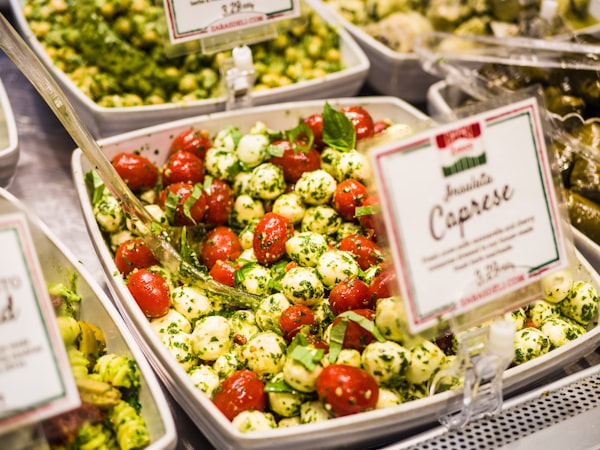 Caprese-spiesjes met pesto — receptfoto