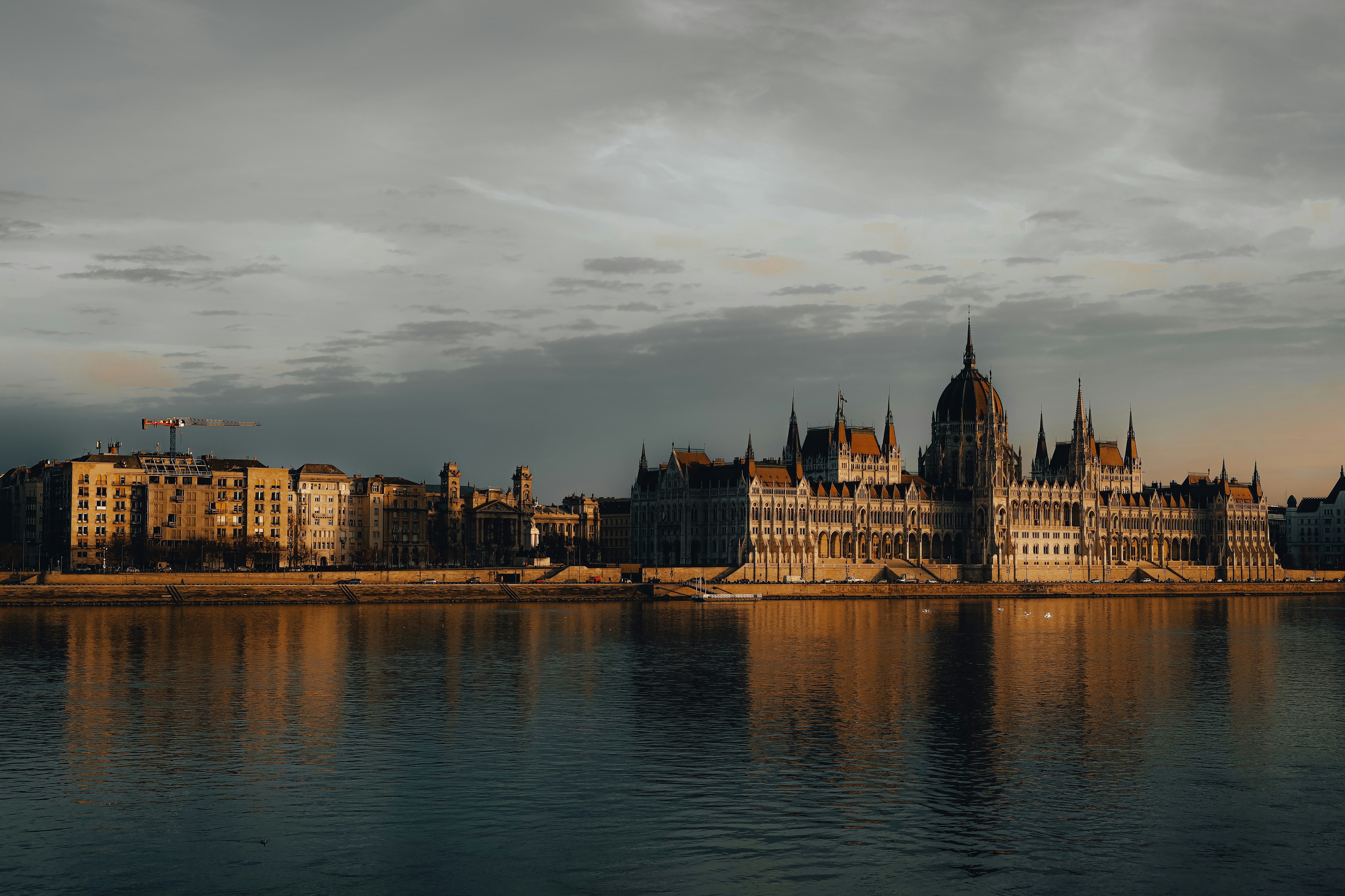 Il parlamento di Budapest affacciato sul Danubio