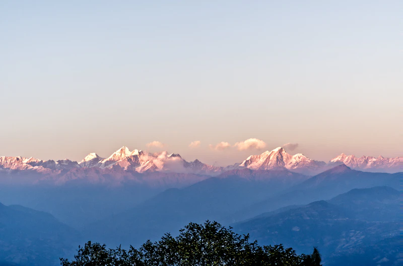 La cordillera del Himalaya al atardecer desde Nagarkot