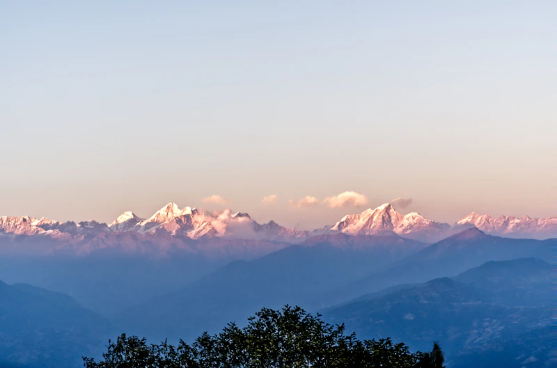 La cordillera del Himalaya al atardecer desde Nagarkot