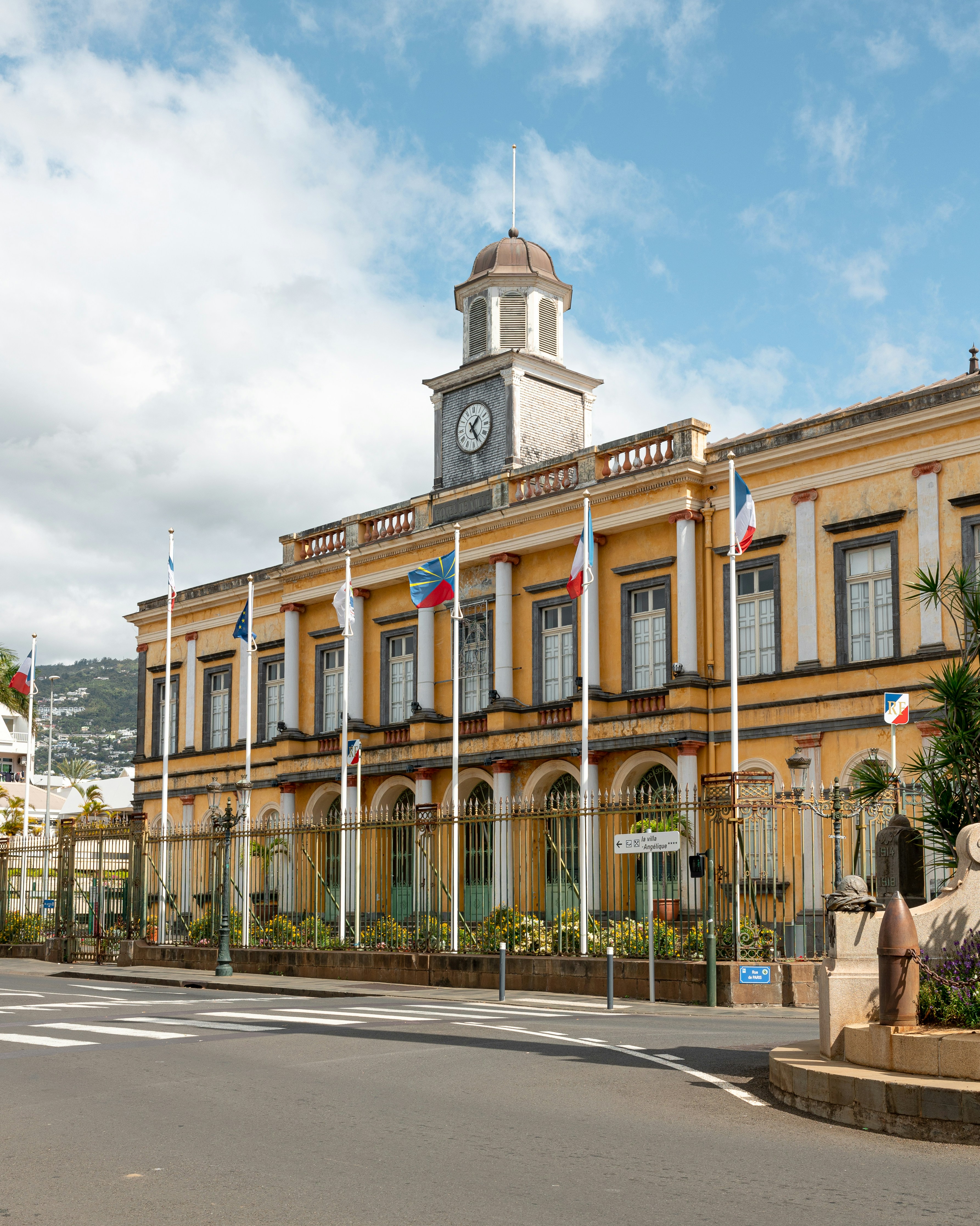 Photo by louispaulin