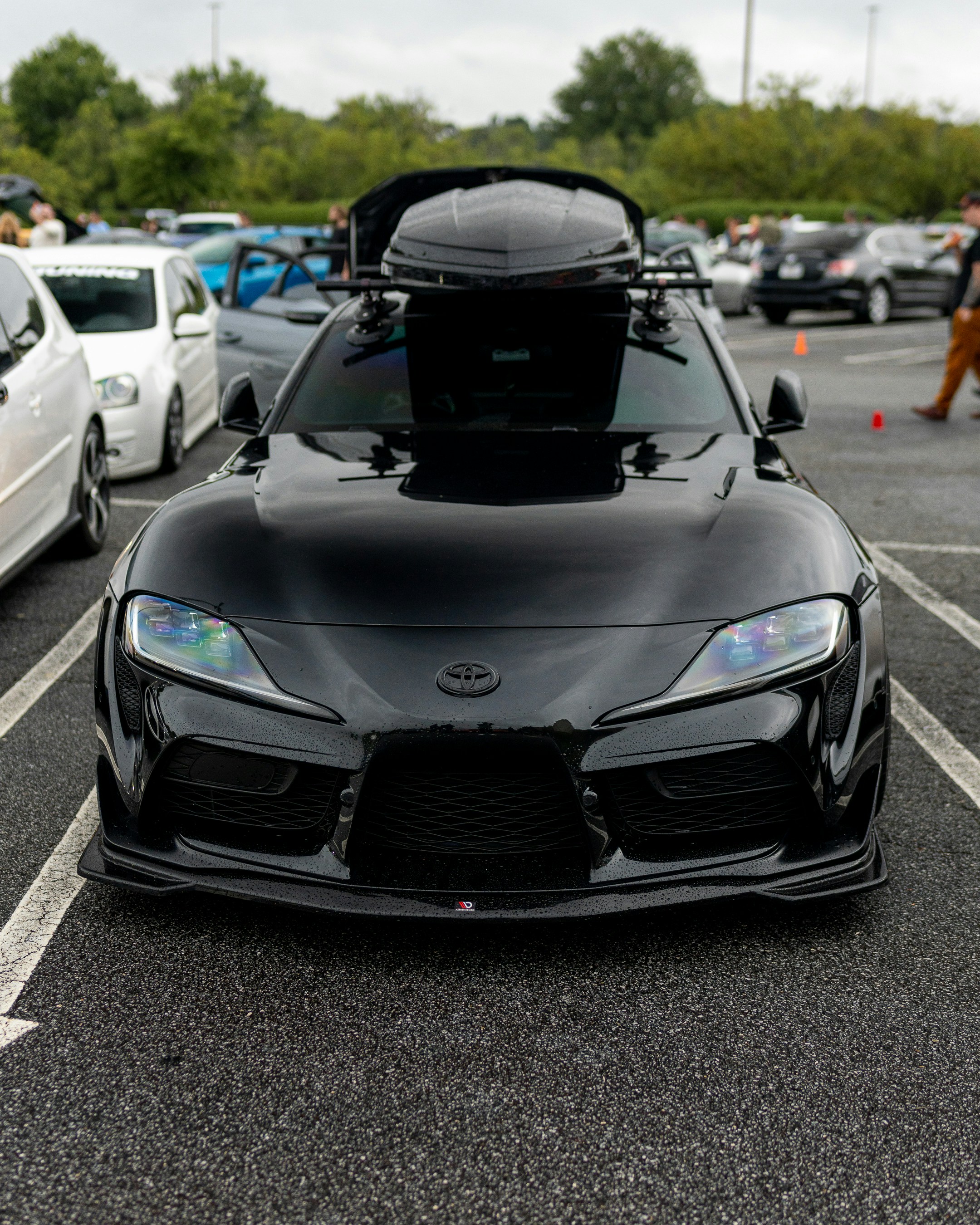 Spacious 460L Roof Box