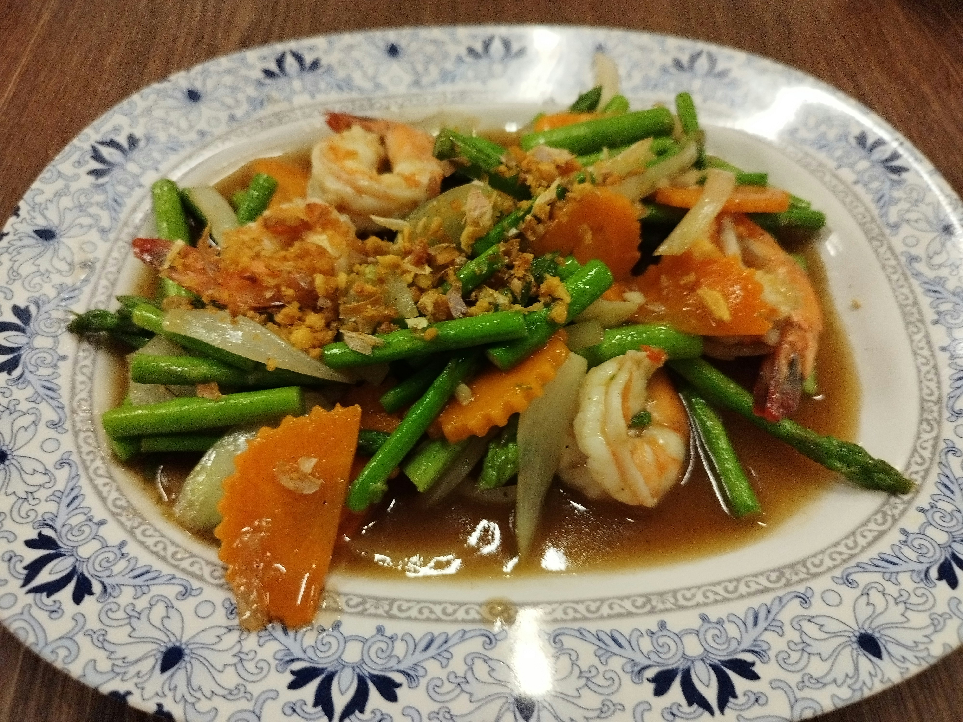 Prawn and asparagus stir-fry