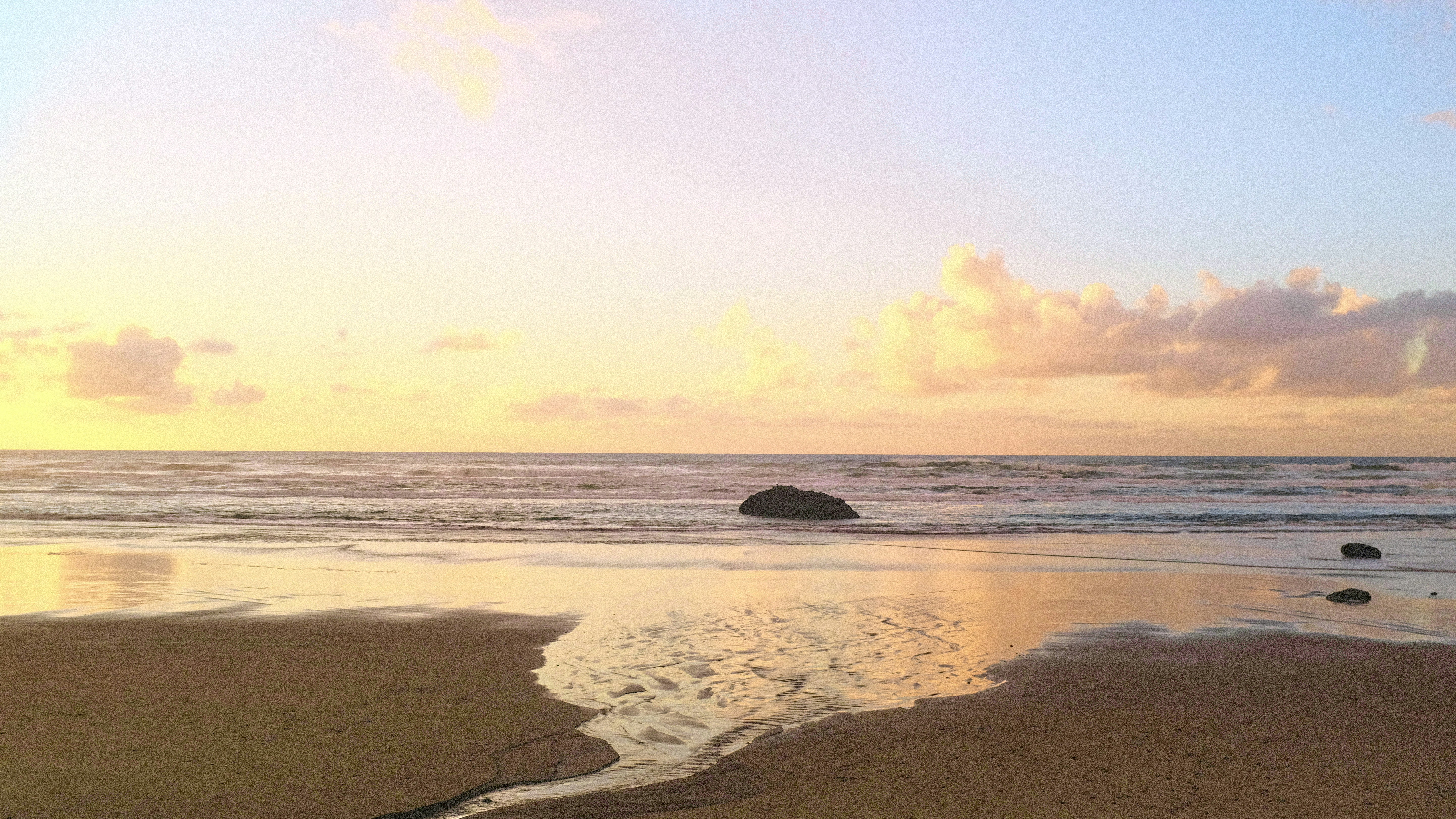 Imágenes de Fondo De Playa Al Atardecer | Descarga imágenes gratuitas en  Unsplash, image size:3000x1688