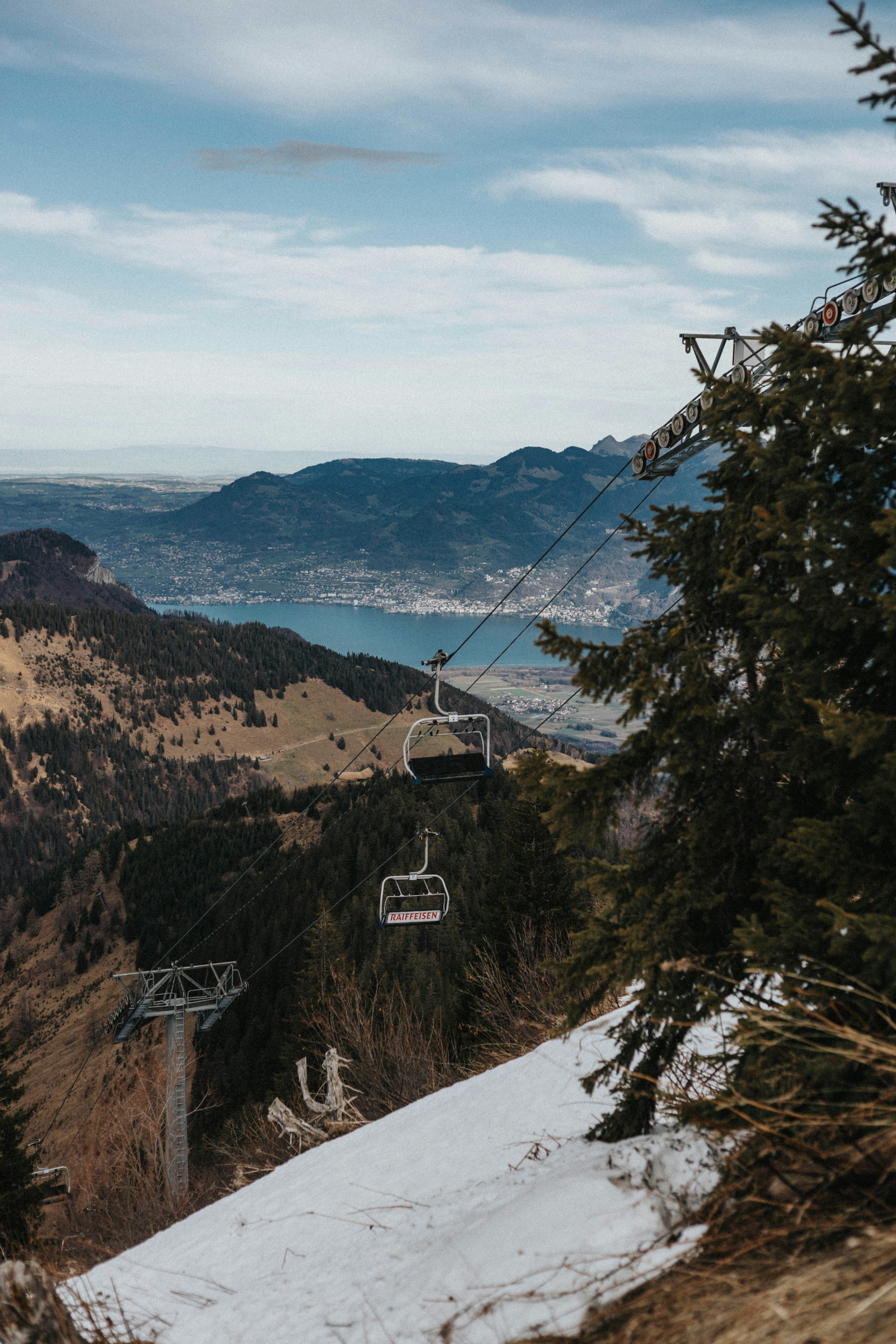 Photo by antoinekaelin