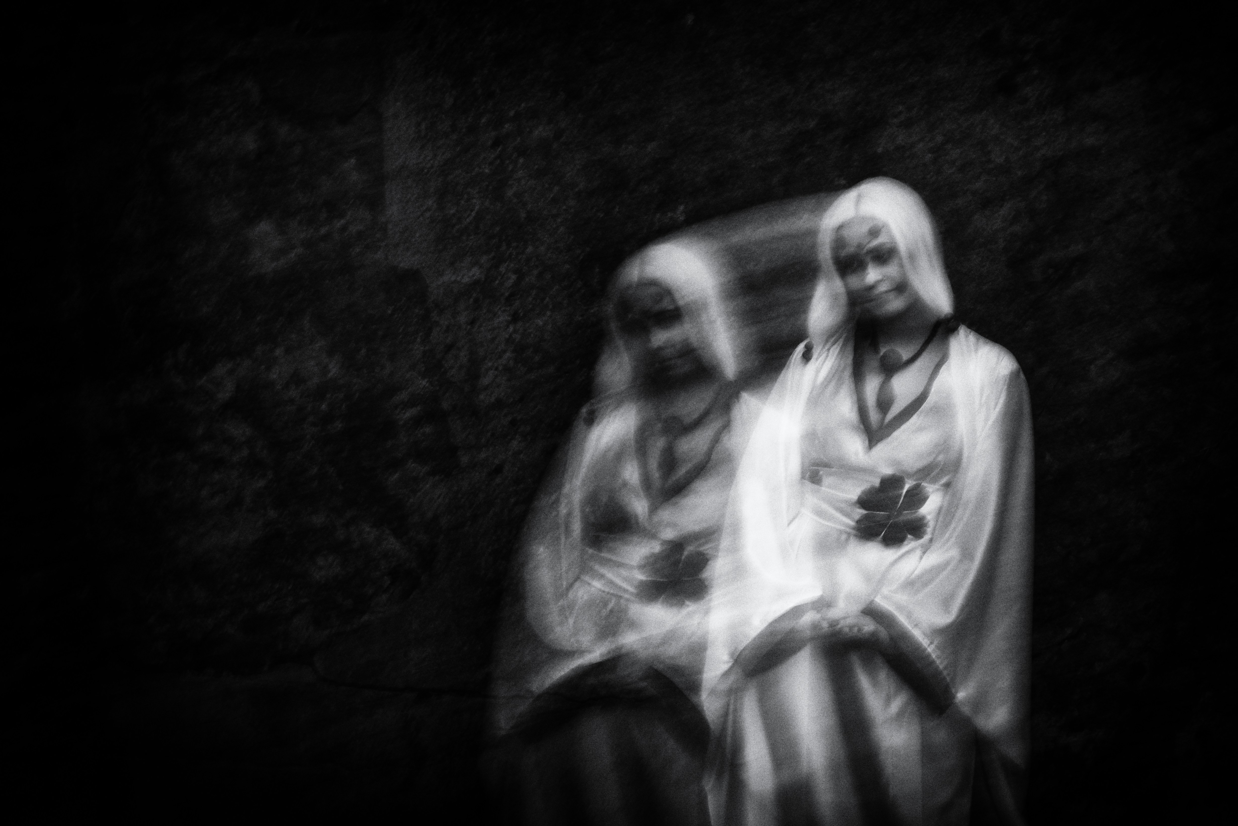 머리카락이 하얗게 변하는 꿈의 의미와 다양한 꿈풀이