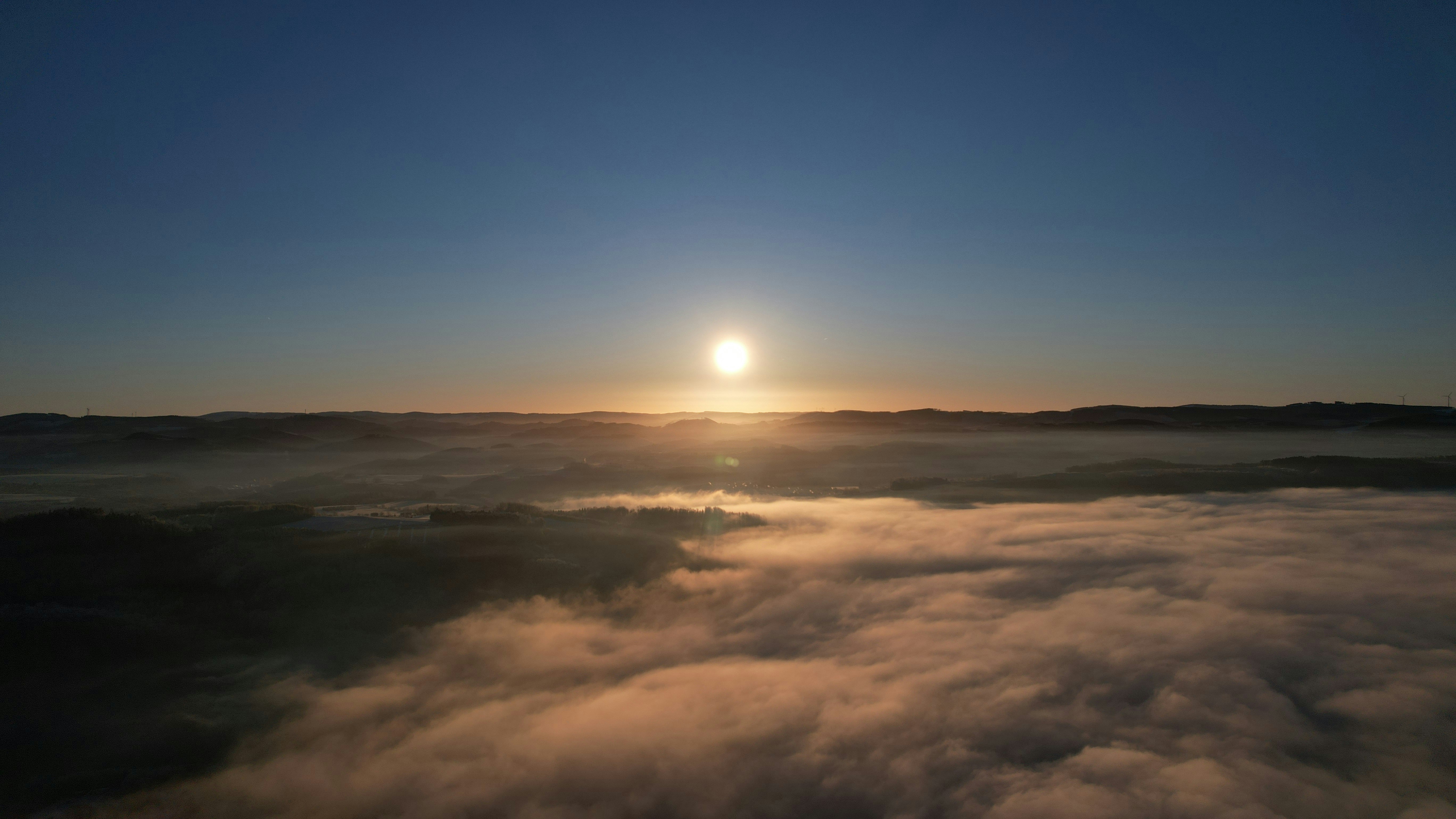 Photo by mortezakhalili