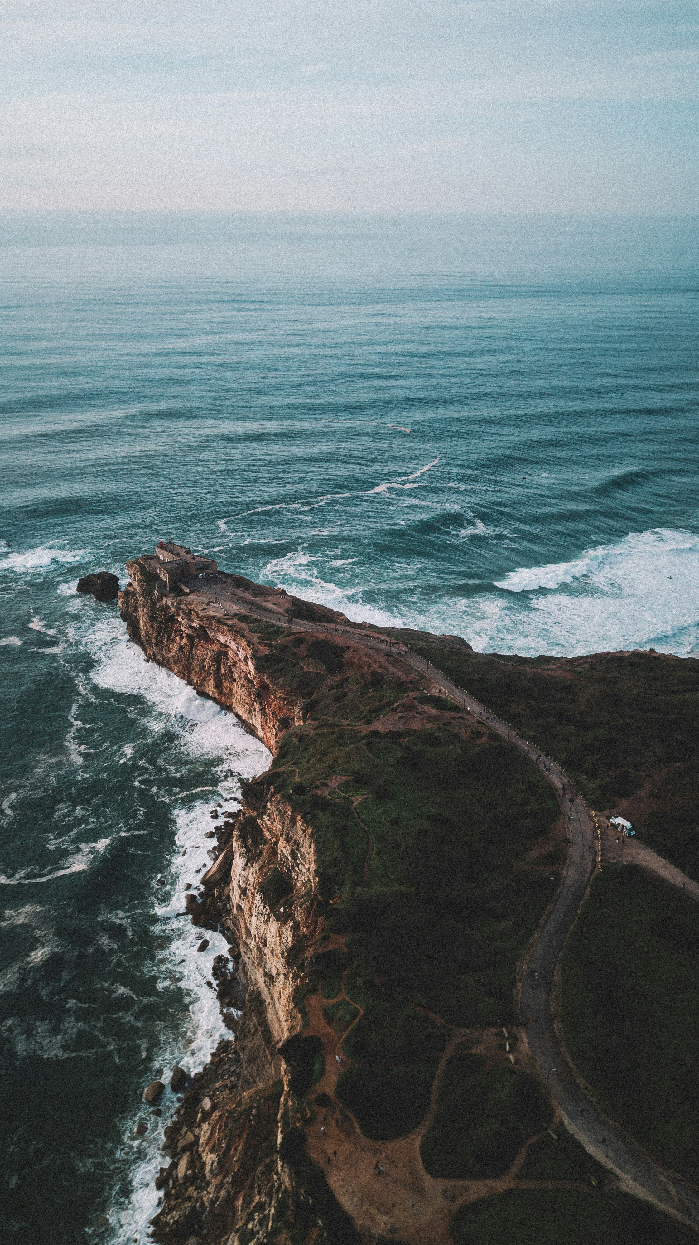 A view of the ocean from a high point of view photo – Free Beach Image on  Unsplash, image size:3000x5342