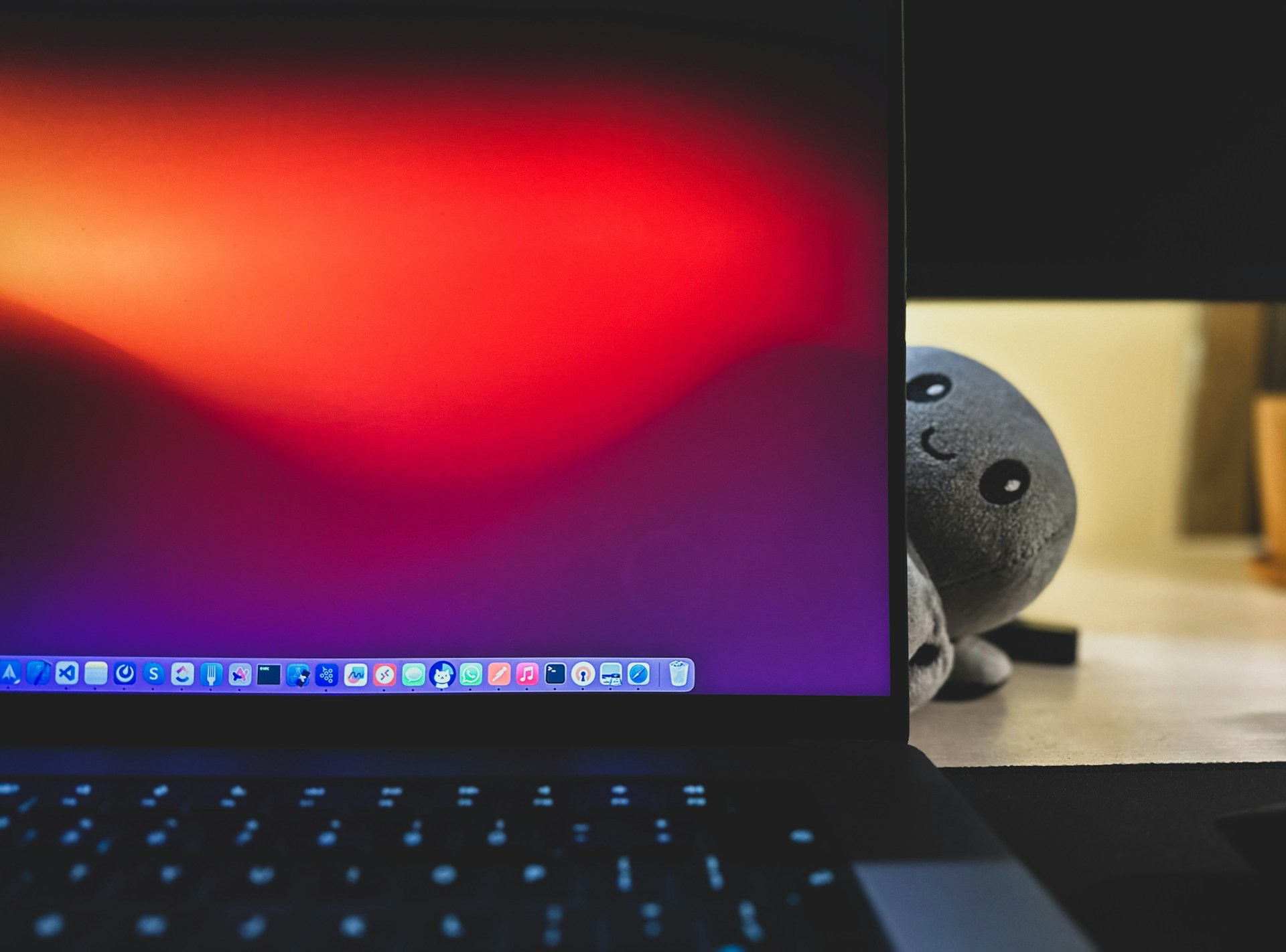 black and white bed linen