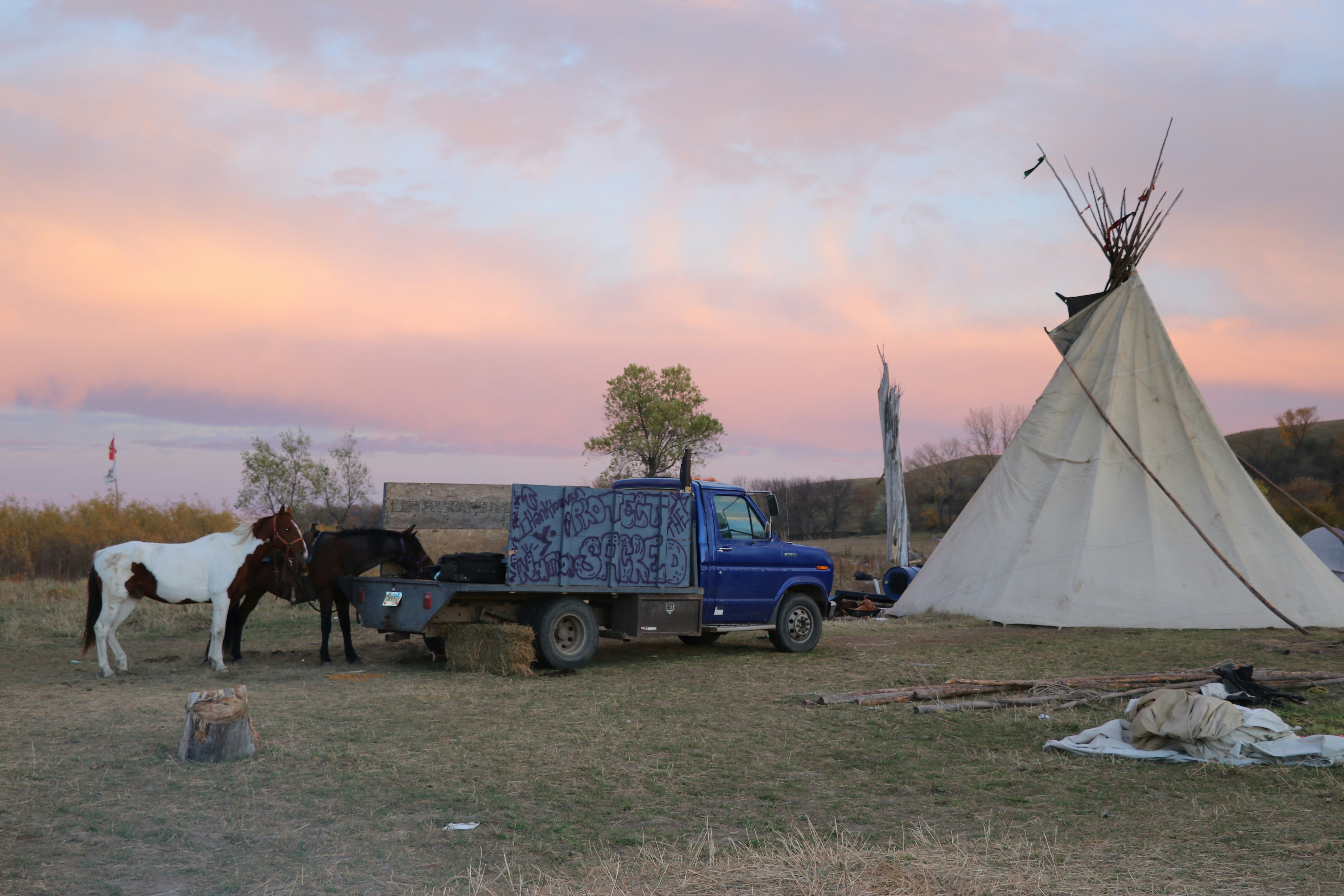 YXL destination photo