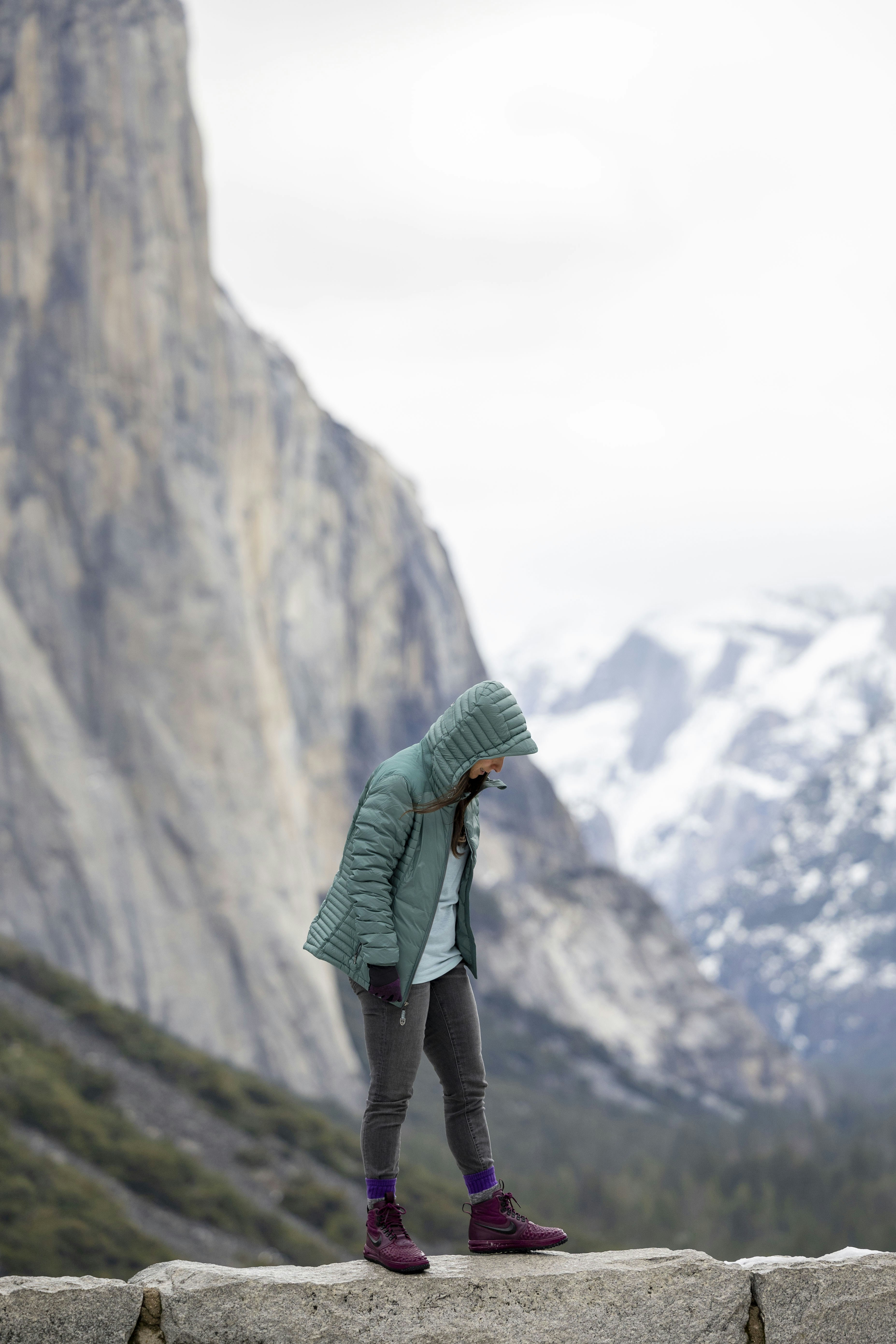 hiking technical gear mountain, macro waterproof fabric texture, outdoor athlete rain jacket, scenic mountain adventure wallpaper, ilustrasi artikel Elevate Your Adventure: How High-Tech Fabrics Revolutionize Outdoor Performance 7