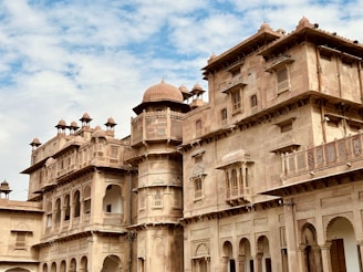 a large building with many windows and balconies