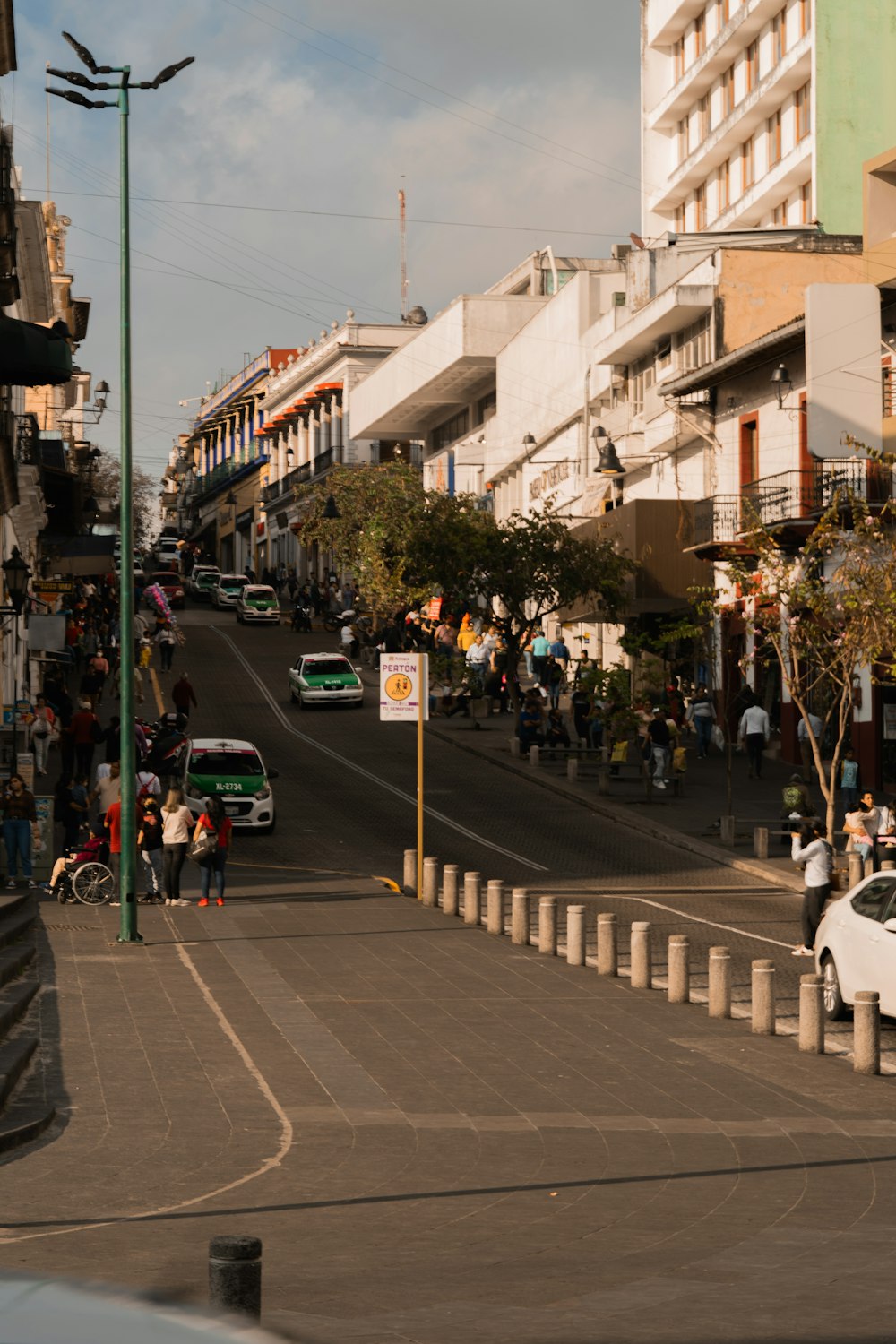 a city street filled with lots of traffic