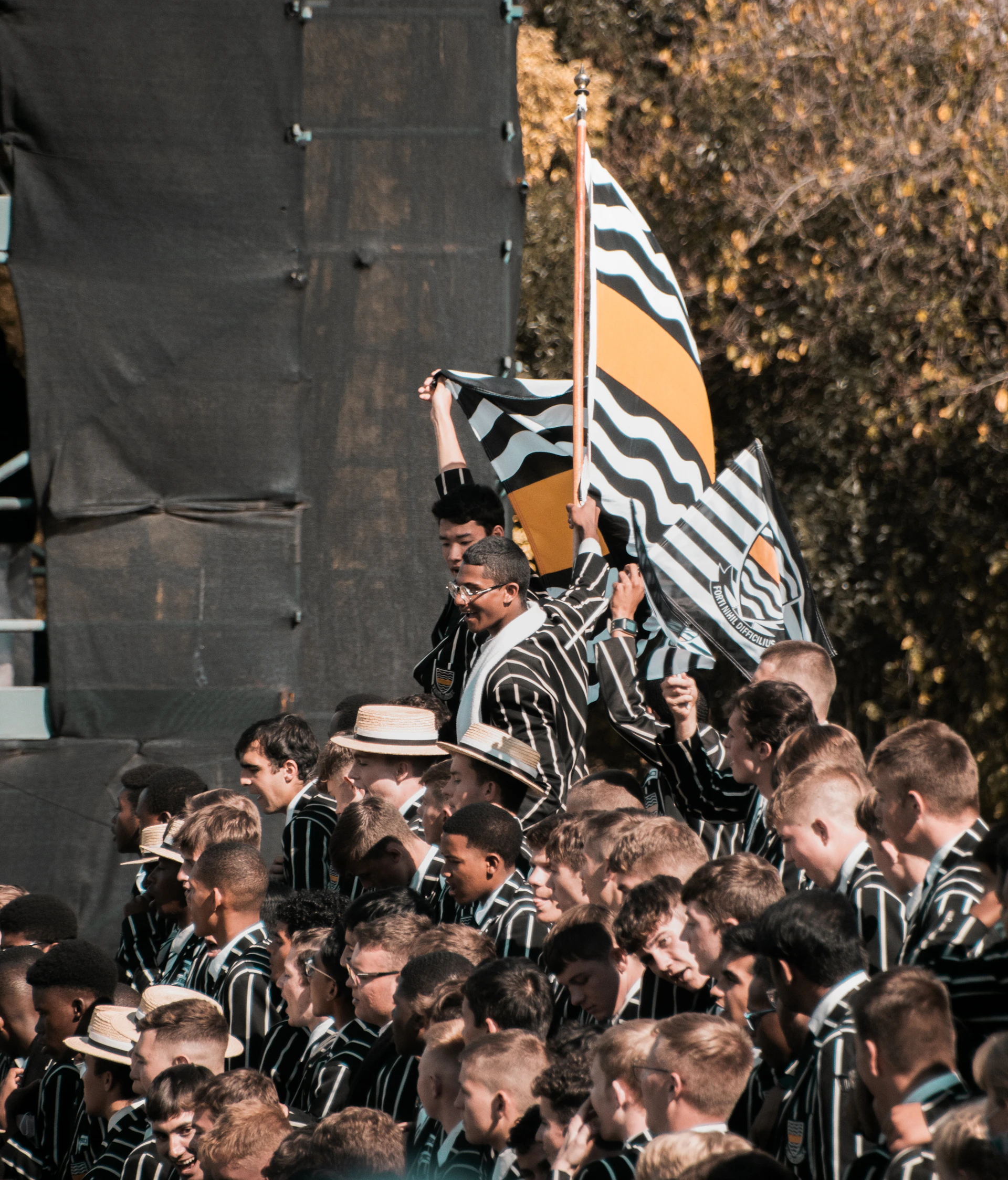 gray computer monitor