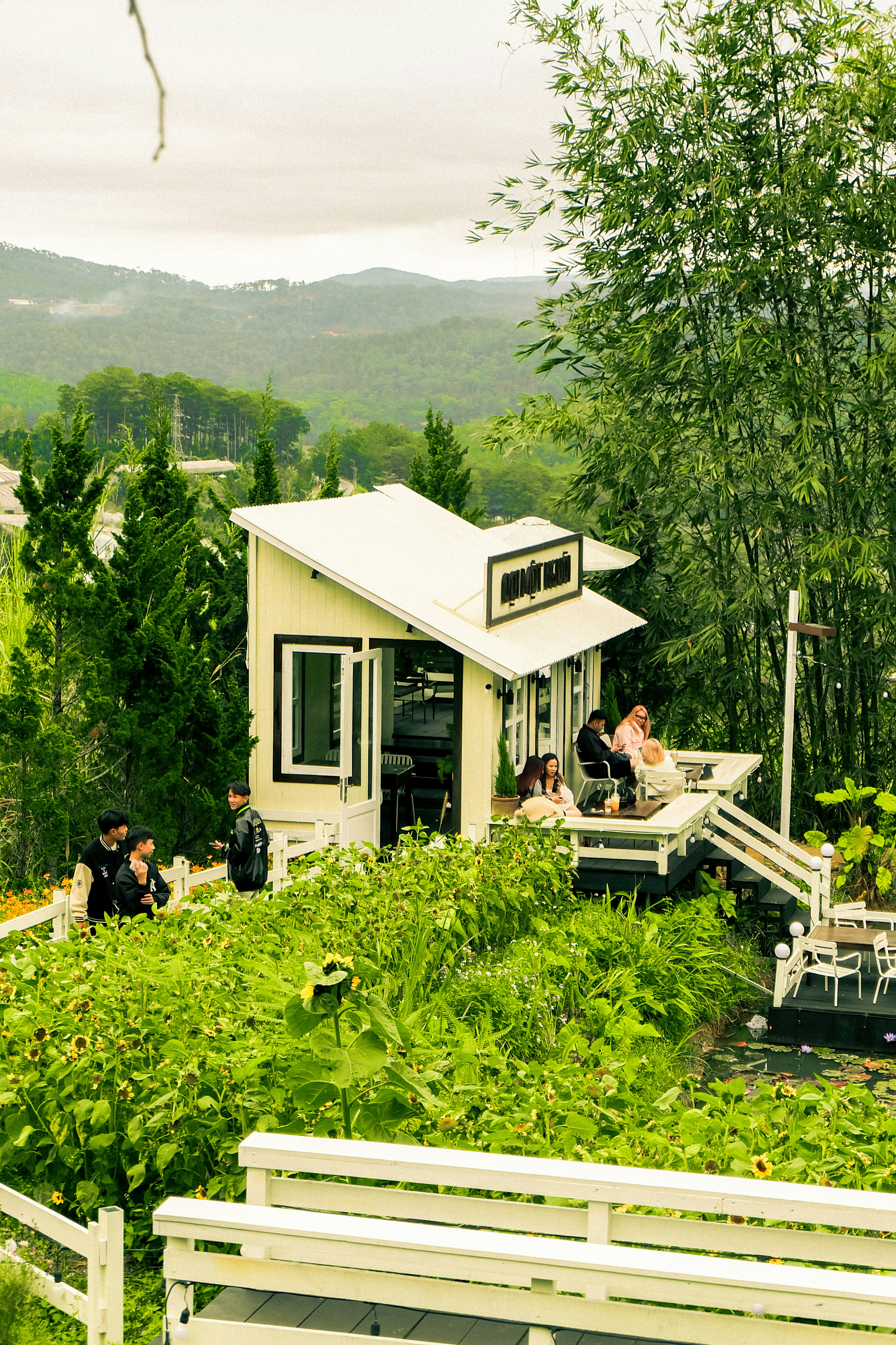 Modern and eco-friendly prefabricated house