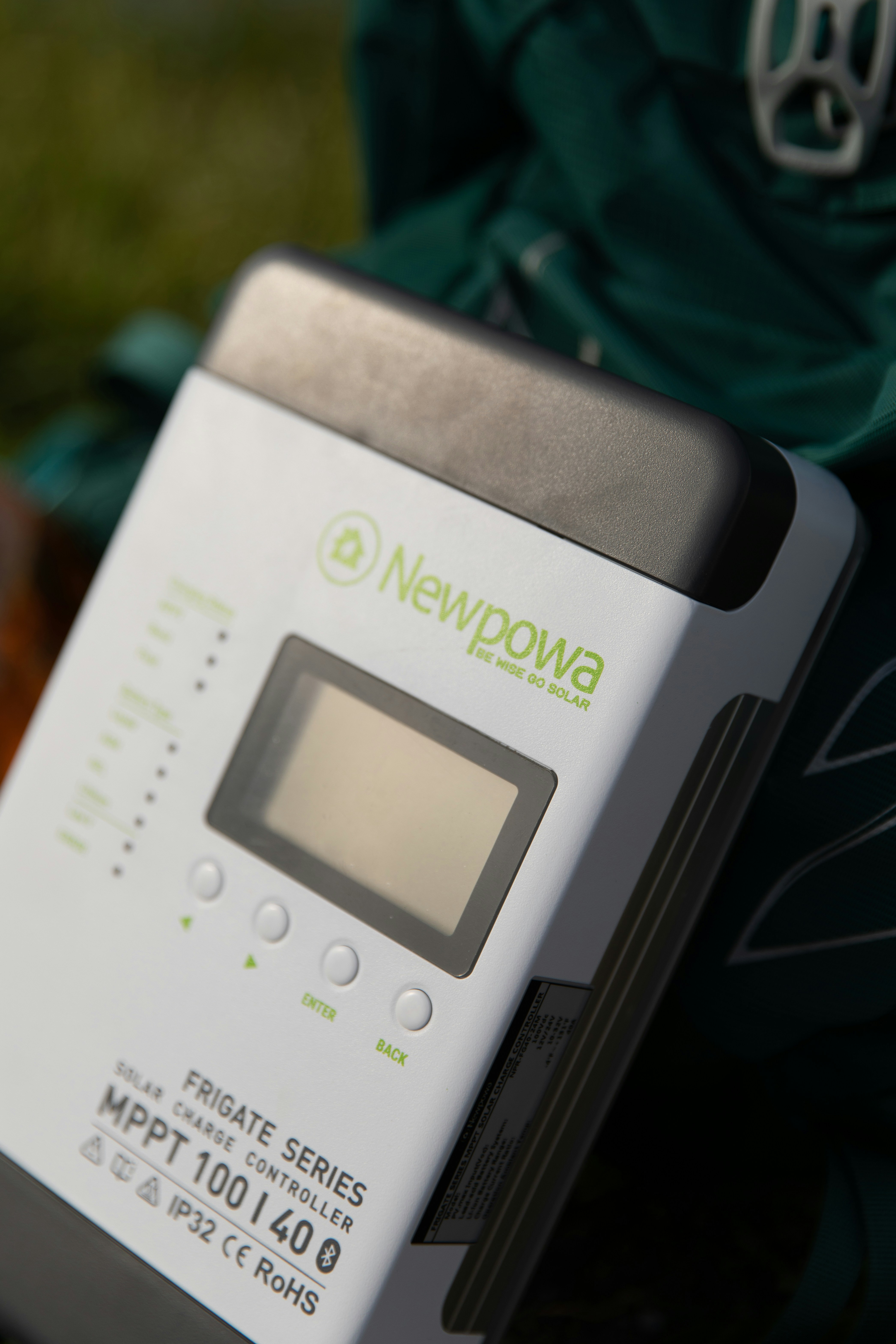 Logo de fabricante de sistemas de monitoreo solar en tiempo real