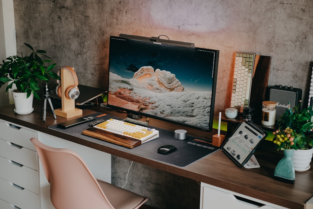 Desk Setup ideas | 43 best free setup, desk, screen and monitor photos on  Unsplash