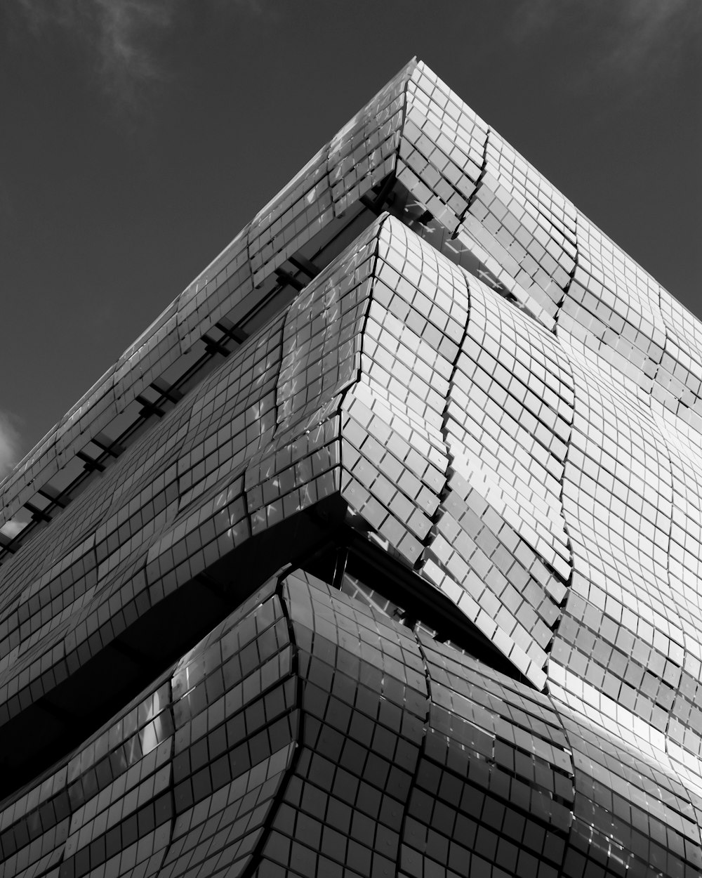 a black and white photo of a building