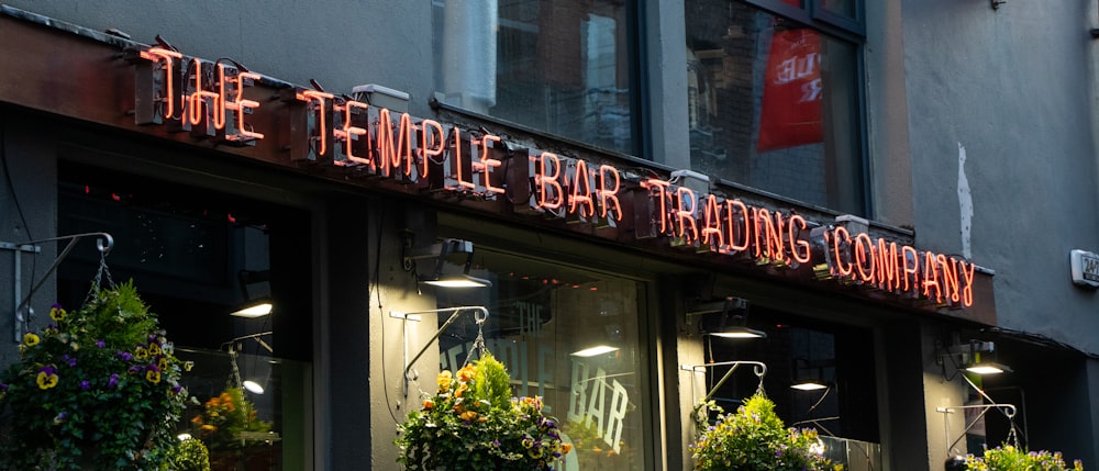a building with a sign that says the temple bar trading company
