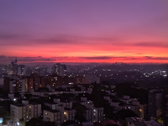 A vibrant cityscape at dawn symbolizing the start of a new day’s news cycle.