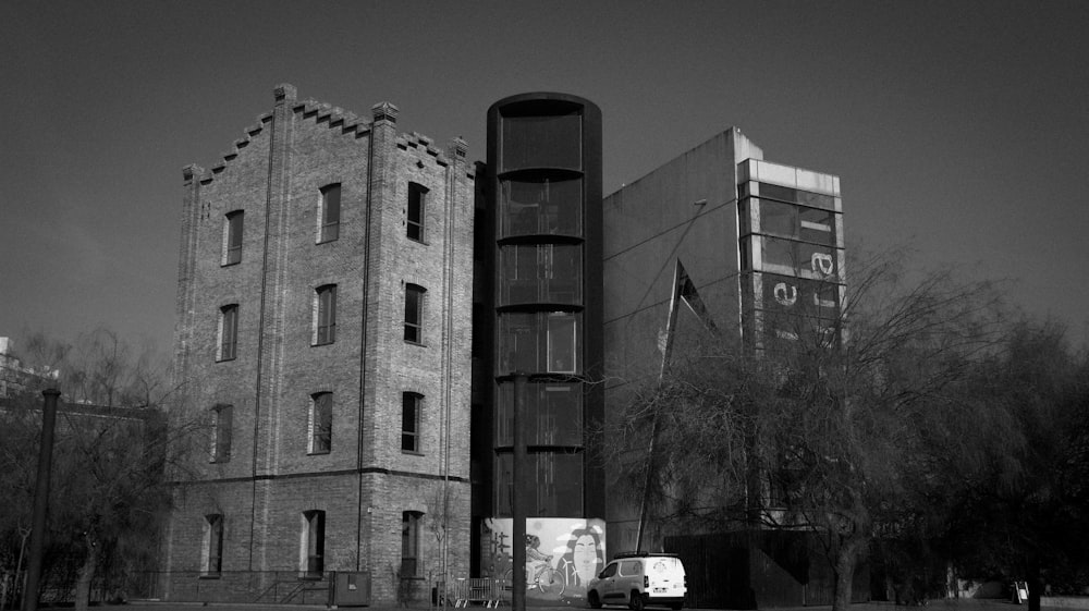 a black and white photo of a tall building