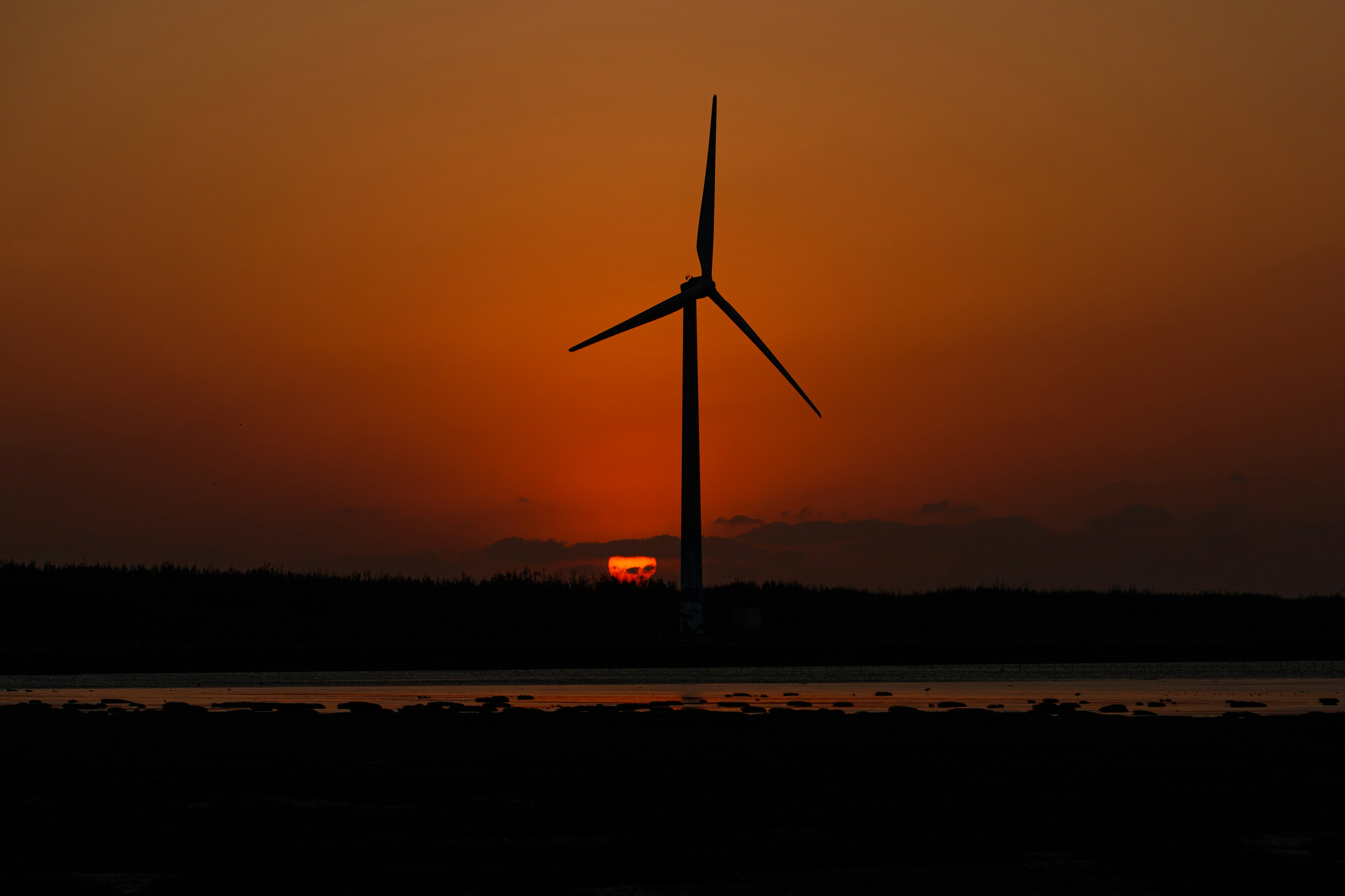 Weekly Power Outlet US - 2024 - Week 17