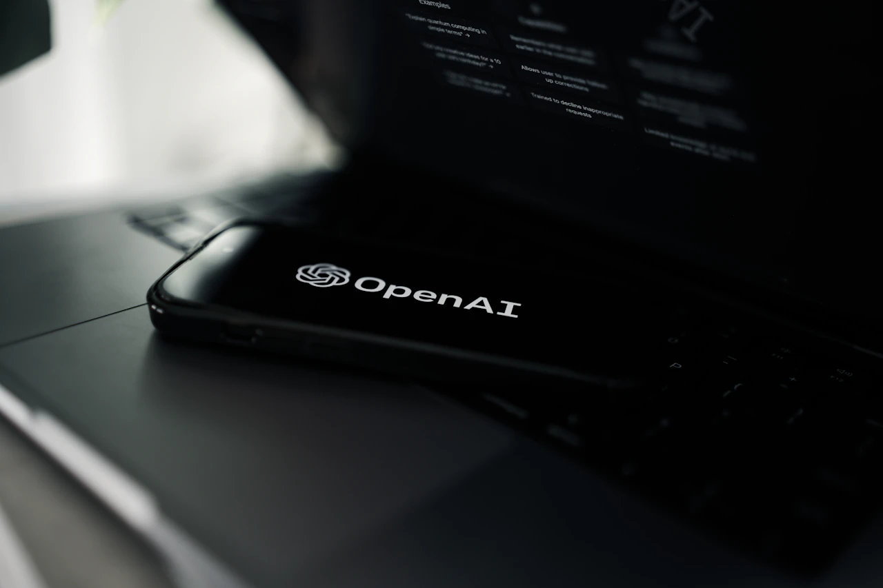 DeepSeek R1 vs ChatGPT: ¿Cuál es mejor para programar scripts de OBS Studio?
