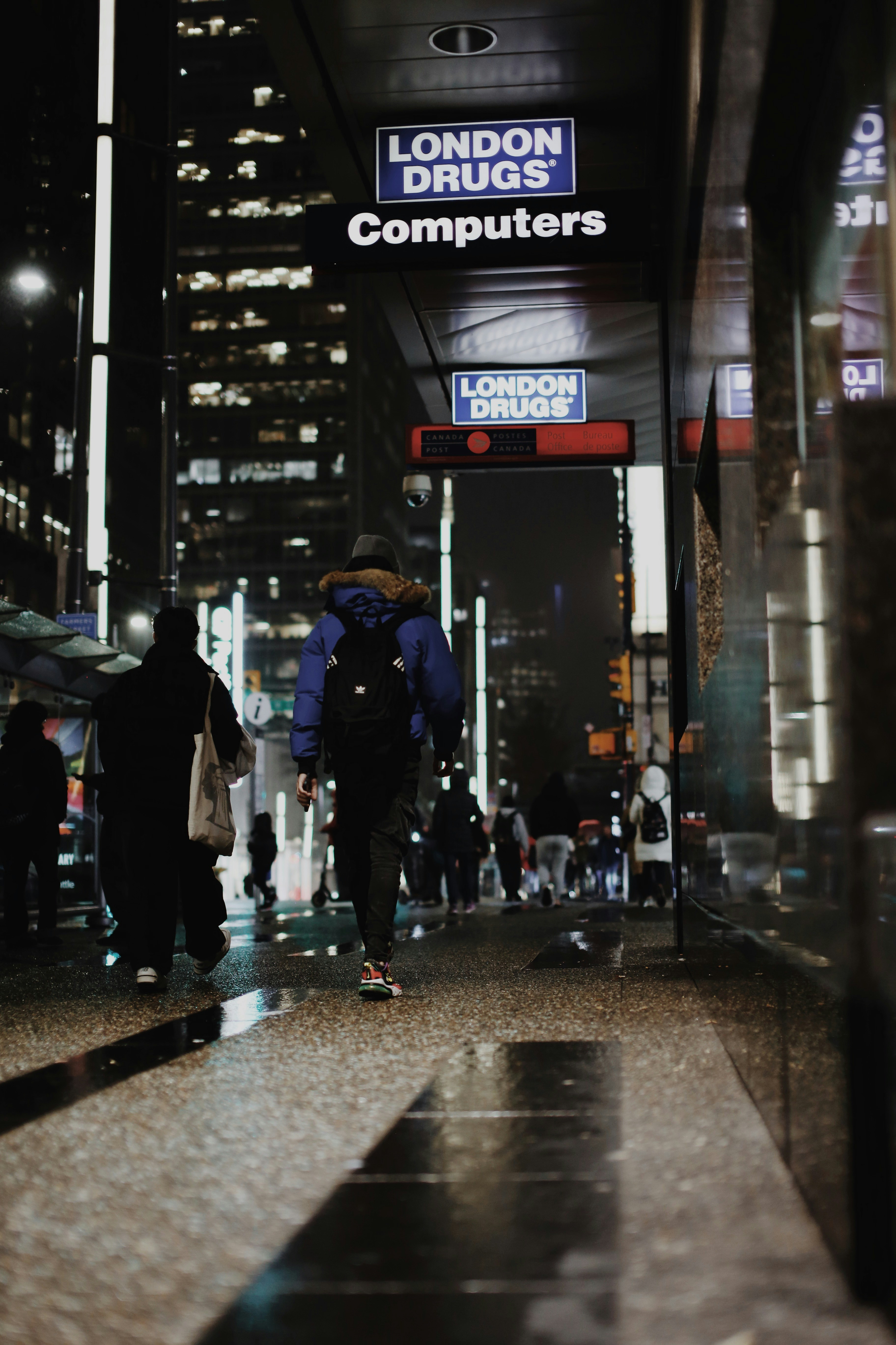 photo-1675312415885-8a064e25ed09?ixid=M3wxMjA3fDB8MXxzZWFyY2h8MTR8fHRkJTIwY29tbWVyY2lhbHxlbnwwfHx8fDE3NTYyODE0Mzd8MA\u0026ixlib=rb-4.1.0