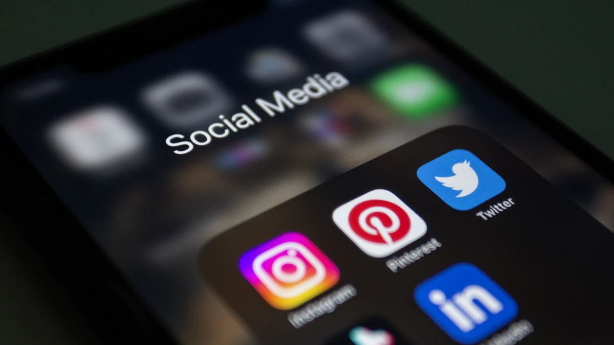 social media advertising app icons
