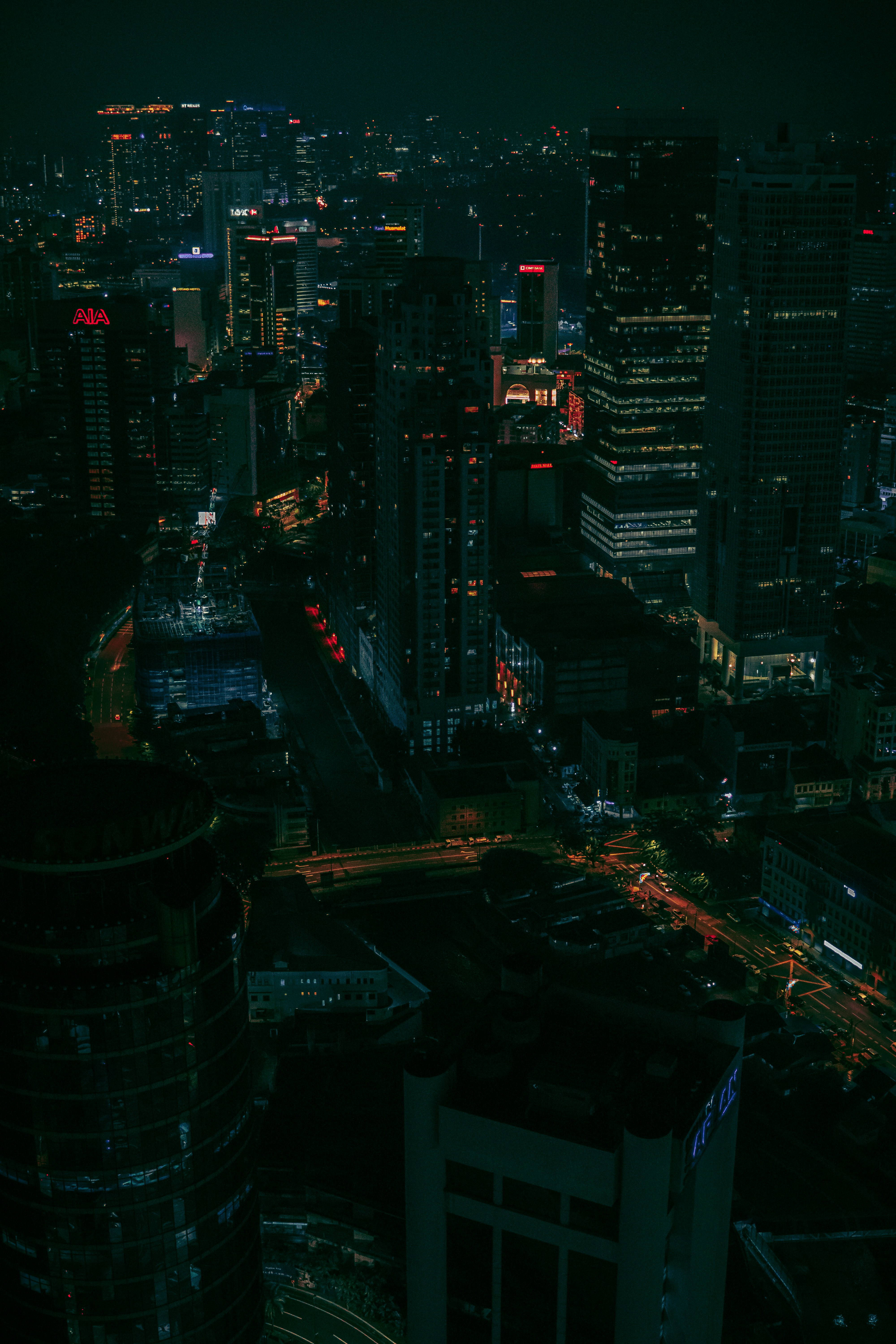 ビルの上から眺める夜の街並みの写真 Unsplashの無料マレーシア写真