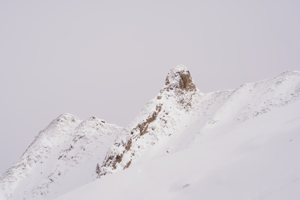 Skieur piste Pyrénées françaises