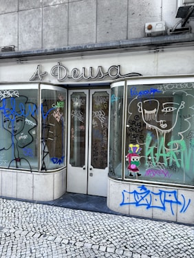 Photo of the Aline Moura Shoes Ltda storefront in Rio Verde, Goiás.