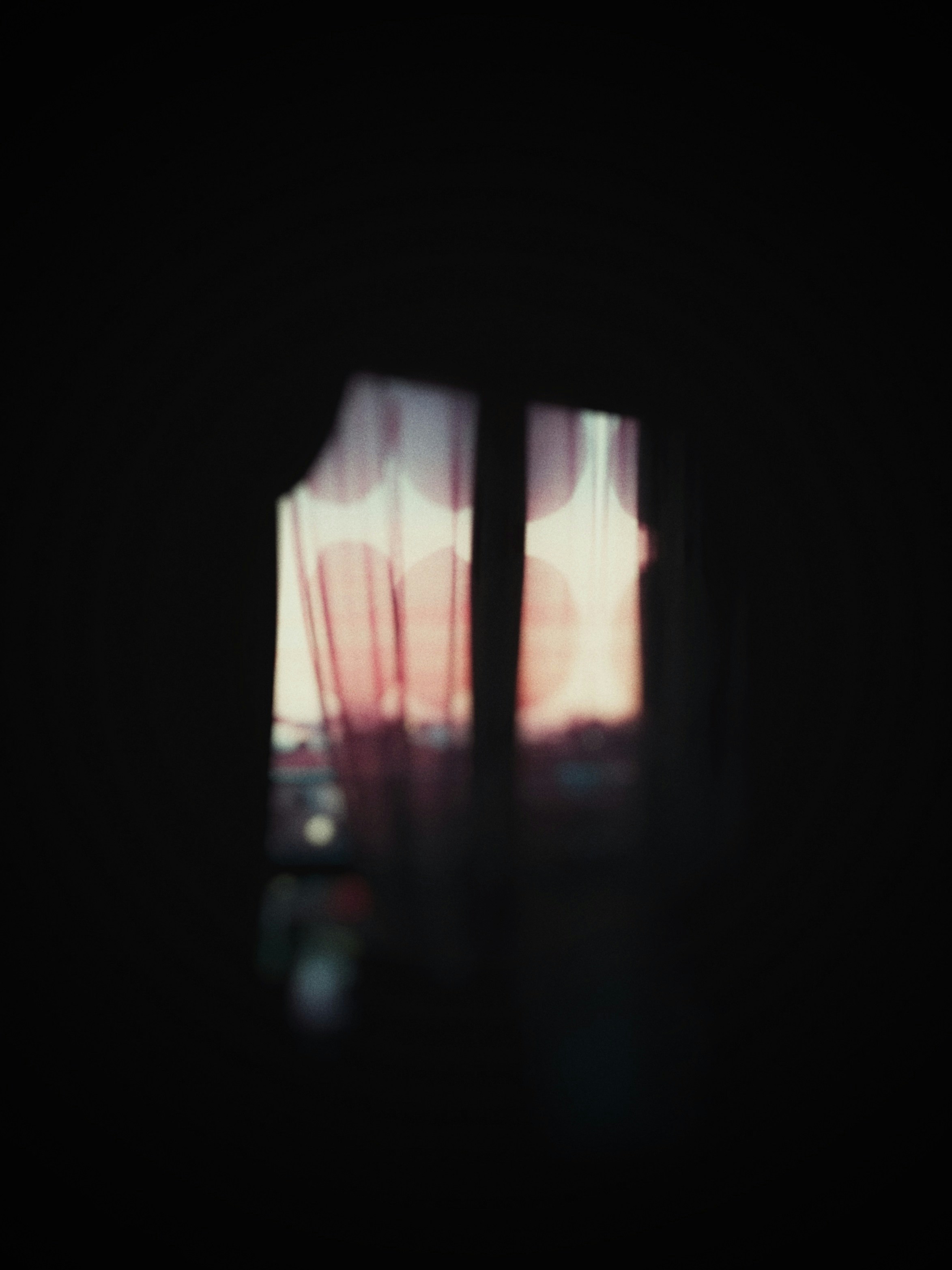 This reminds me film photography... Anyway, I really enjoyed the colours of the sky.