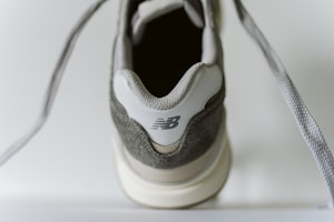 Runner Branco Cinza