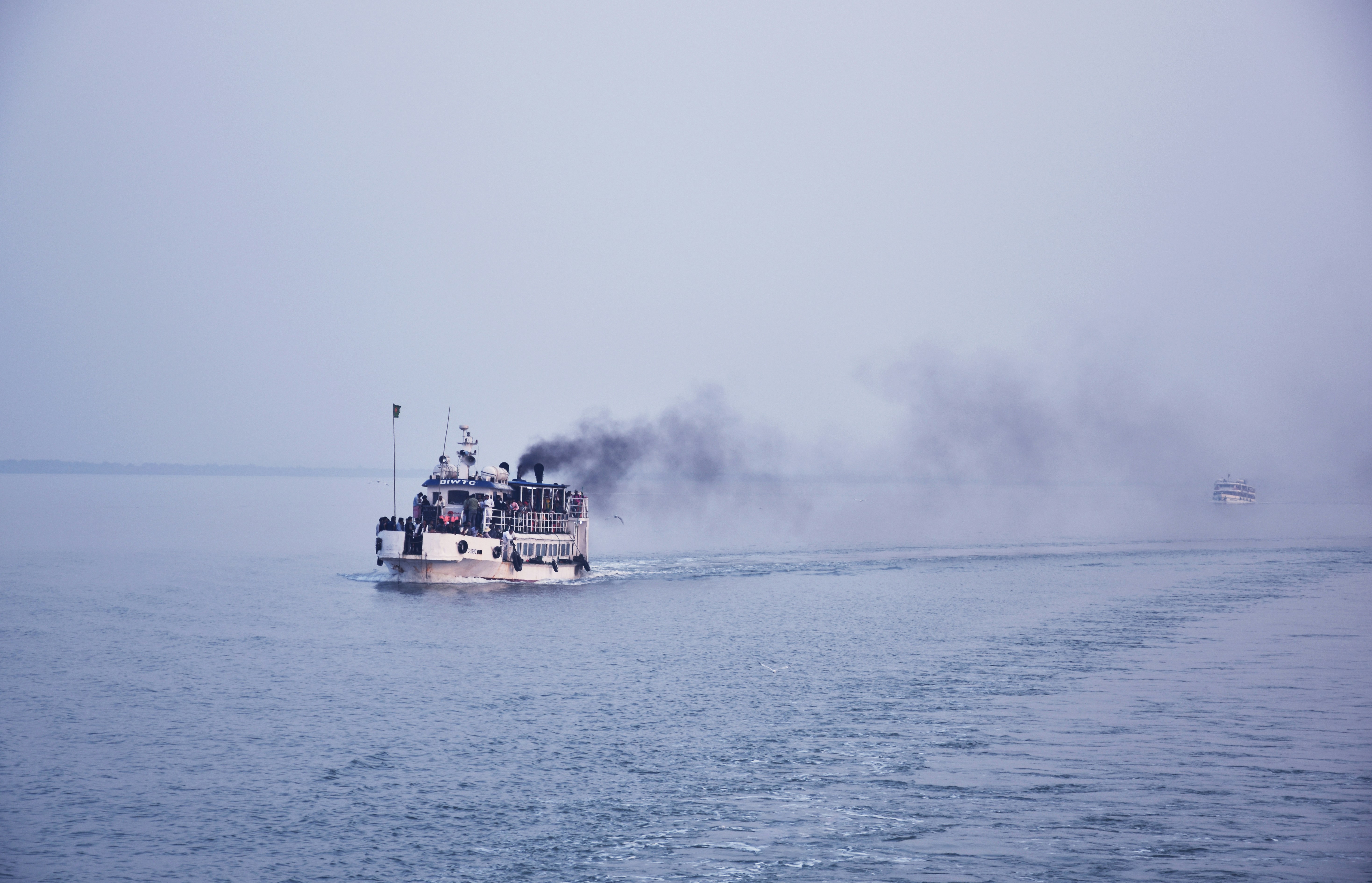 marine vessel emitting excessive black smoke - bosch injector testing