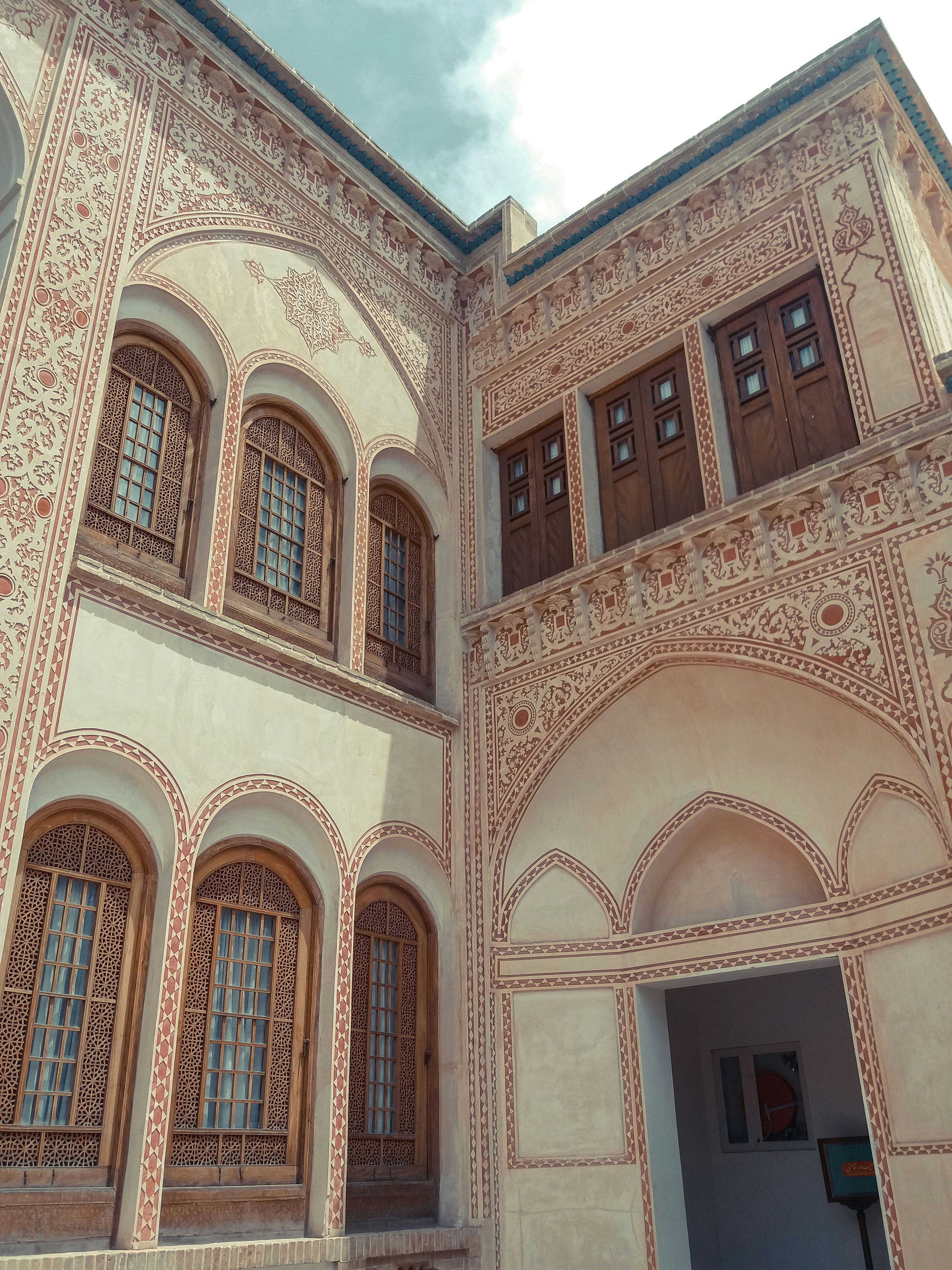 Photo by sajadfi
