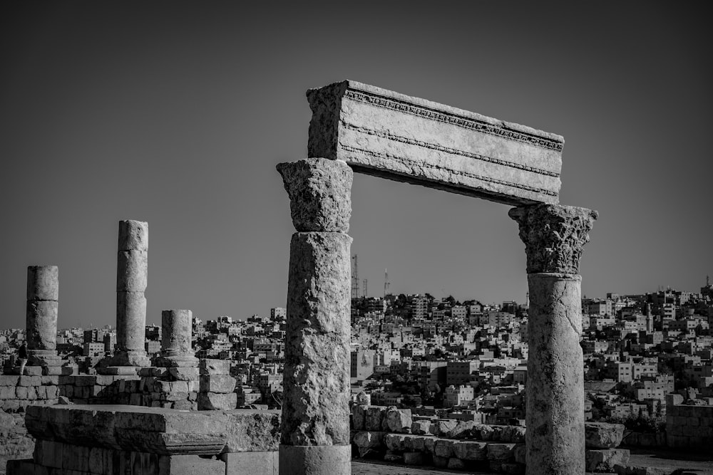 a black and white photo of some ruins