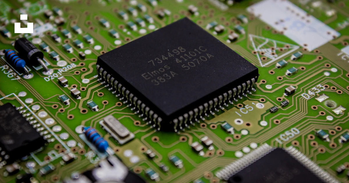 Puce En Informatique Gros plan d’une puce informatique sur une carte de circuit imprimé ...