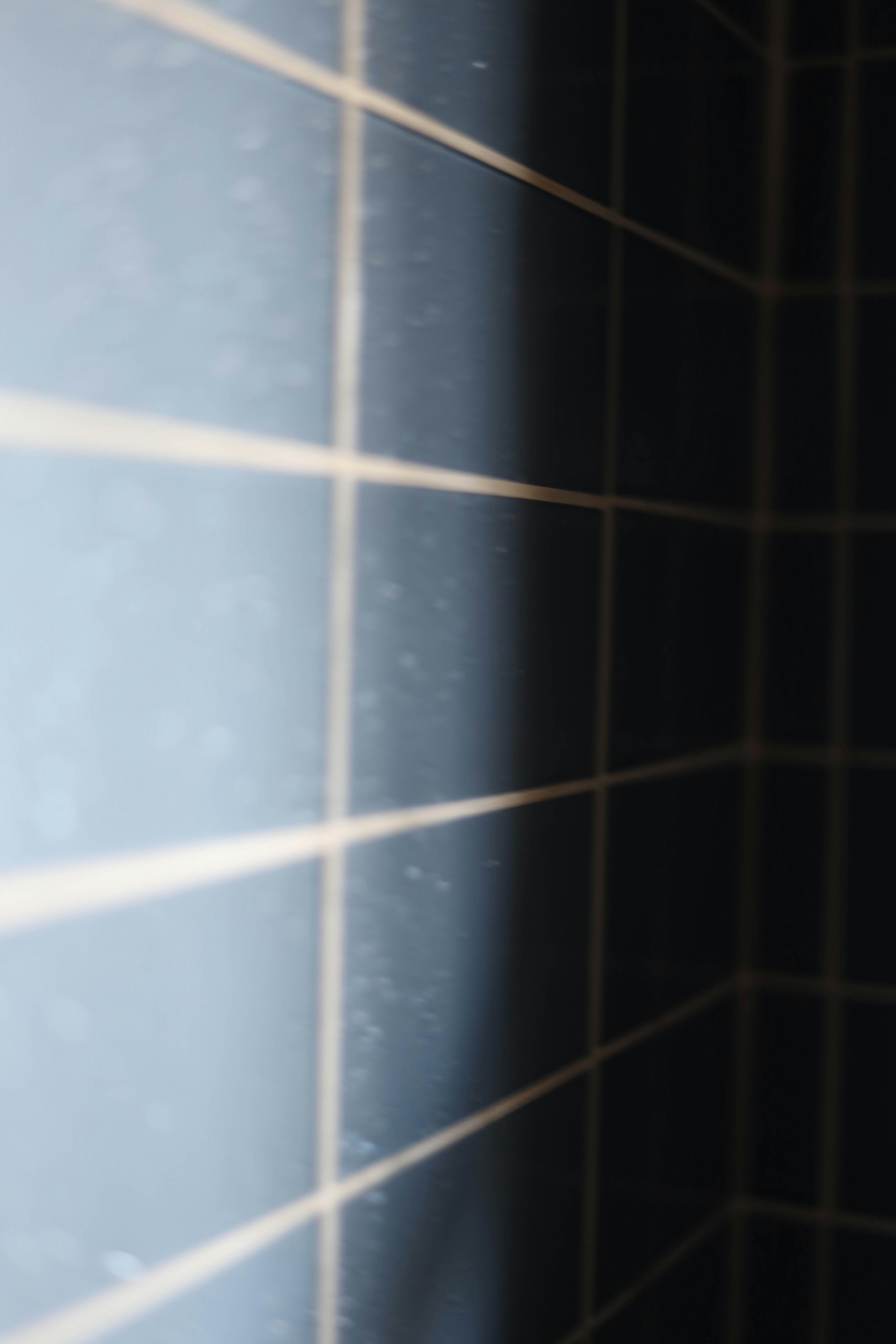 dark blue bathroom wallpaper, wallpaper, Dark Blue Master Bathroom Layout Ideas 2