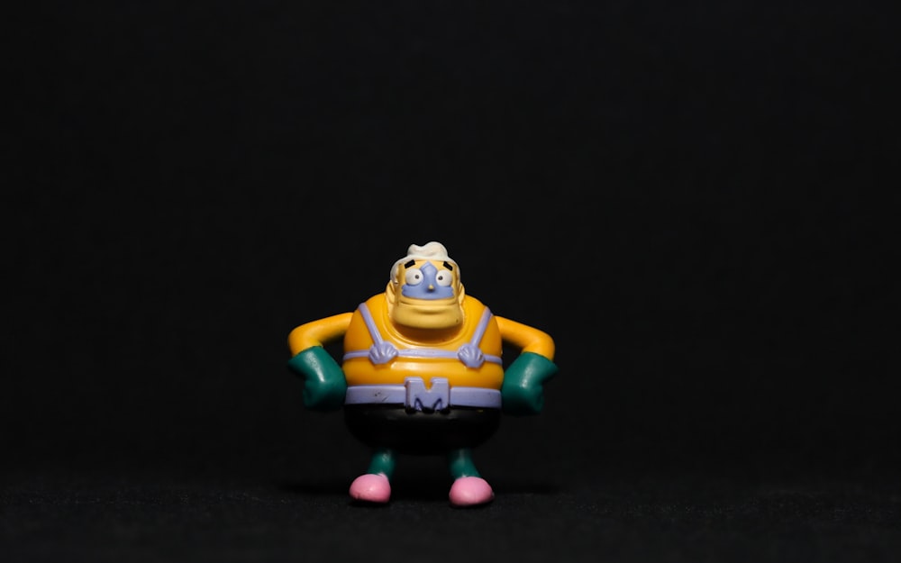 Eine Spielzeugfigur einer Figur aus Die Simpsons