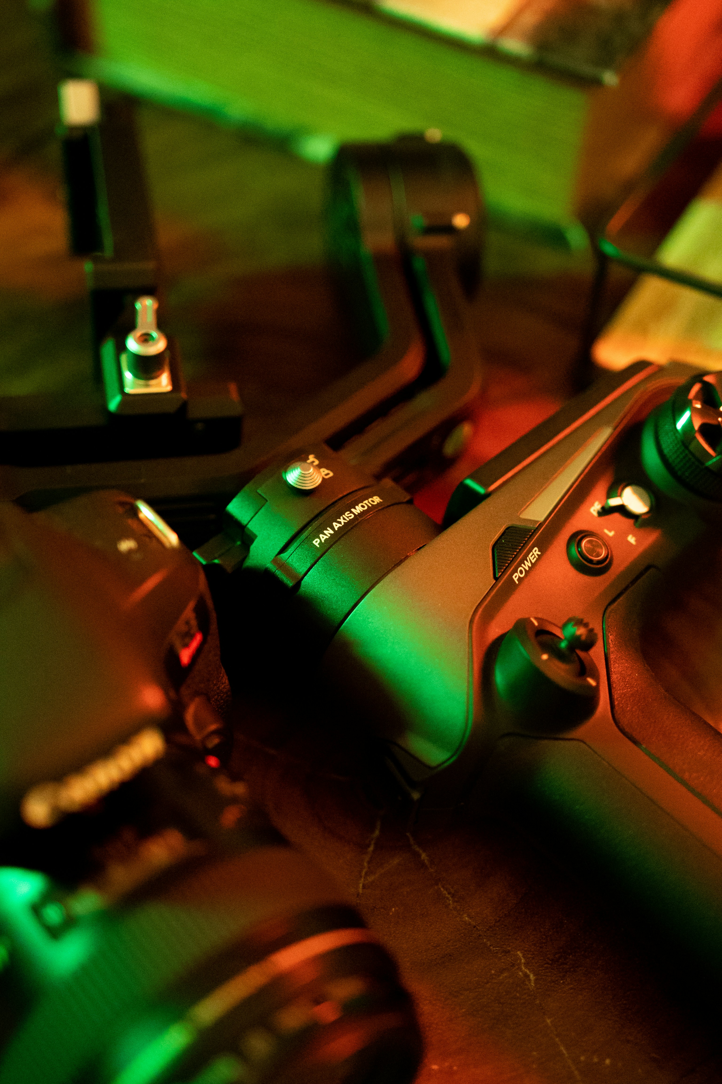 テーブルの上のカメラのクローズアップ