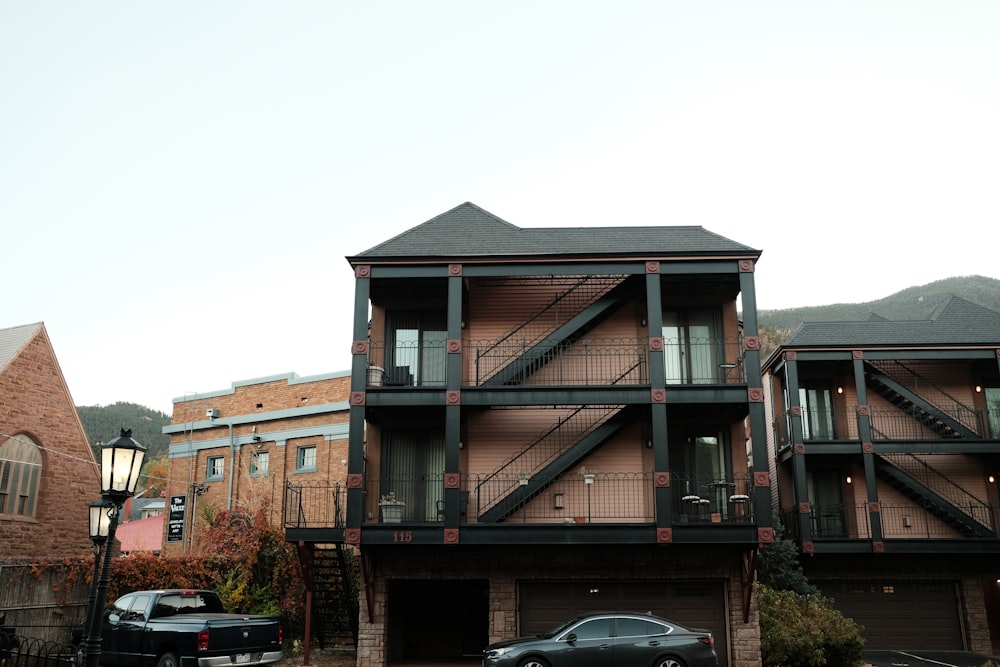 a car is parked in front of a building