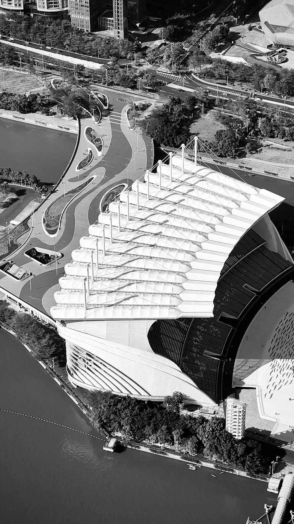 a black and white photo of a large building