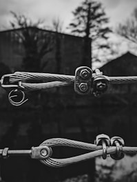 a black and white photo of a rope