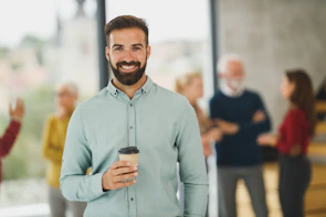 A candid moment of Dmitry in discussion with GCC market partners over coffee.